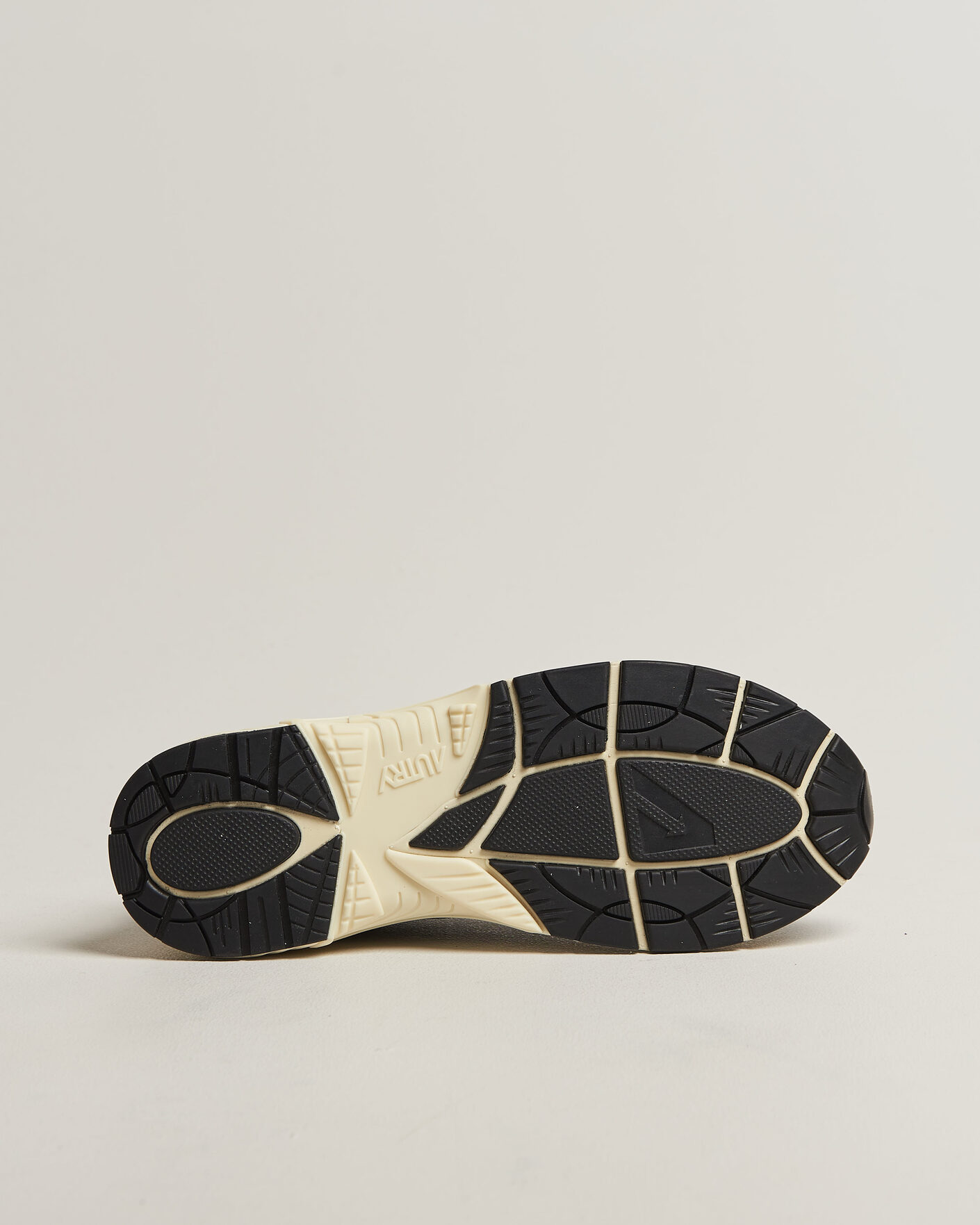 Homme | Baskets | Autry | Hyperway Low Suede Running Sneaker Black