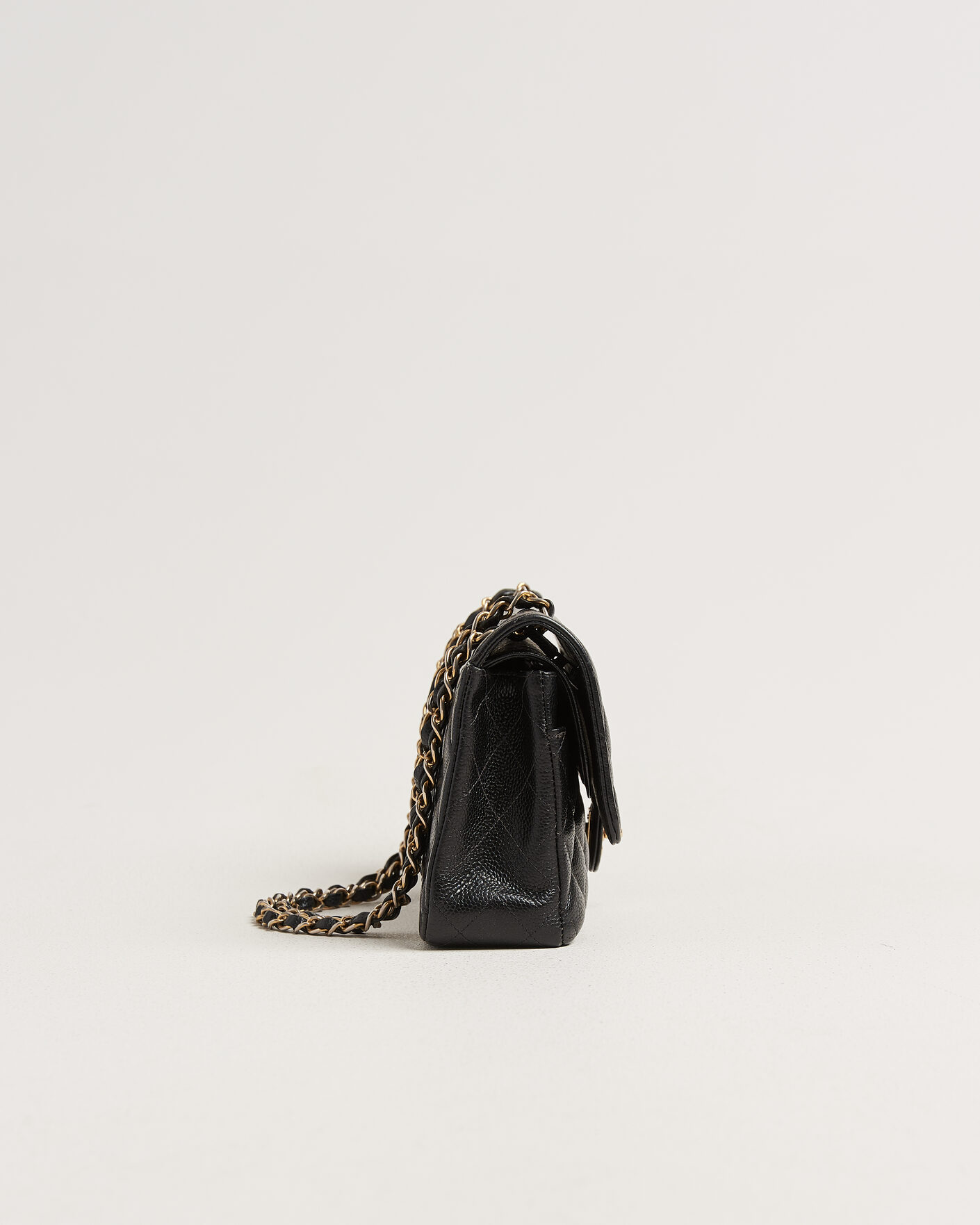 Homme | Chanel Pre-Owned Classic Medium Double Flap Bag Caviar Leather Black | Chanel Pre-Owned | Classic Medium Double Flap Bag Caviar Leather Black