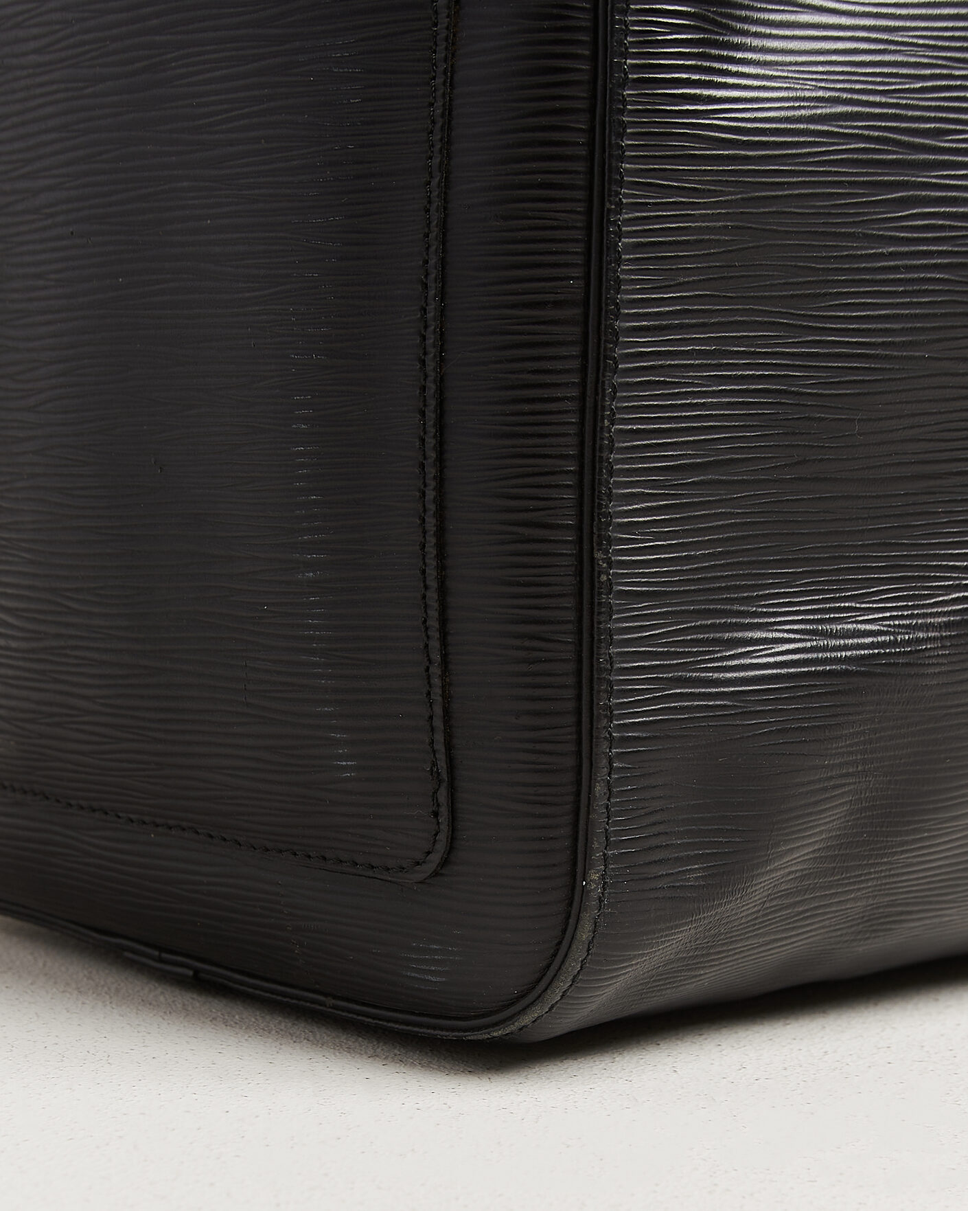 Homme | Louis Vuitton Pre-Owned Keepall 50 Epi Leather Black | Louis Vuitton Pre-Owned | Keepall 50 Epi Leather Black