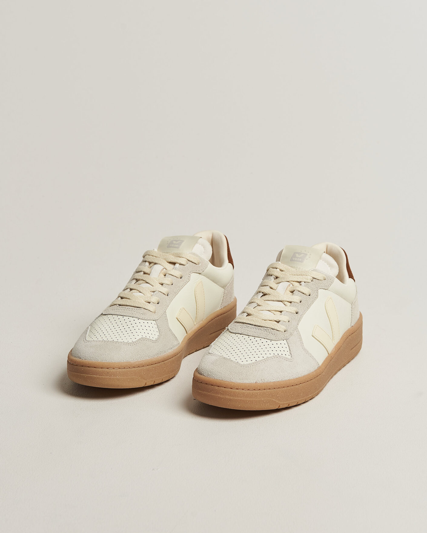 Homme | Baskets | Veja | V-82 Sneaker Pure Calcaire/Cognac