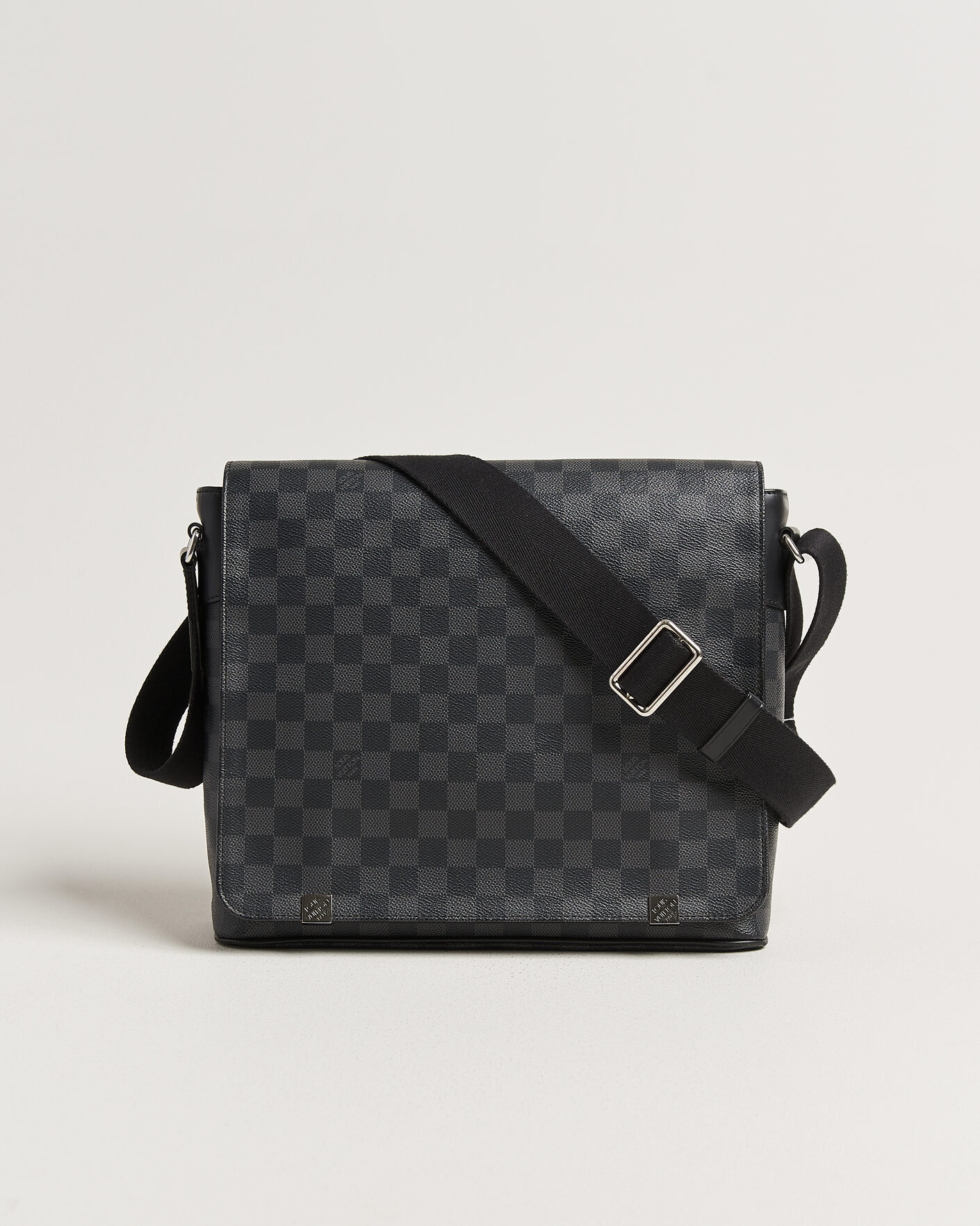  | Nieuw in de winkel | Louis Vuitton Pre-Owned | Louis Vuitton District Messenger Bag MM Damier Graphite