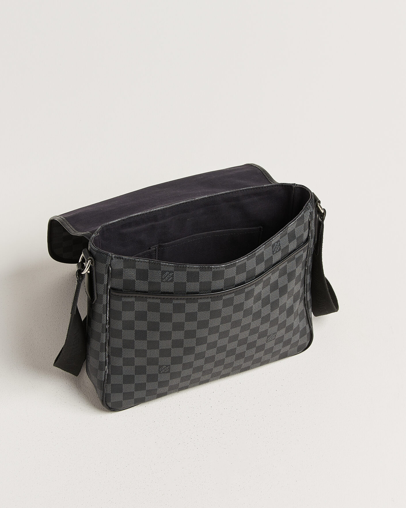 Heren | Pre-Owned & Vintage Bags | Louis Vuitton Pre-Owned | Daniel Shoulder Bag MM Damier Graphite