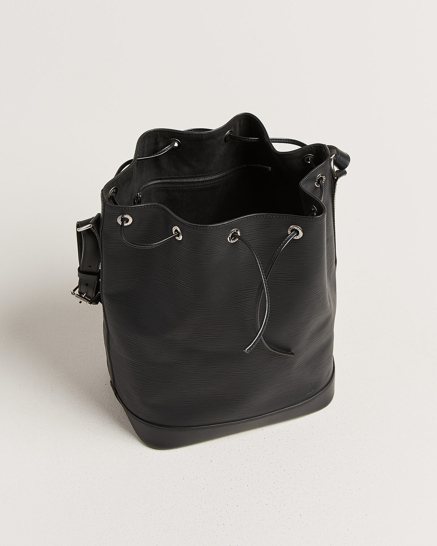 Heren | Pre-Owned & Vintage Bags | Louis Vuitton Pre-Owned | Noé Epi Leather Black
