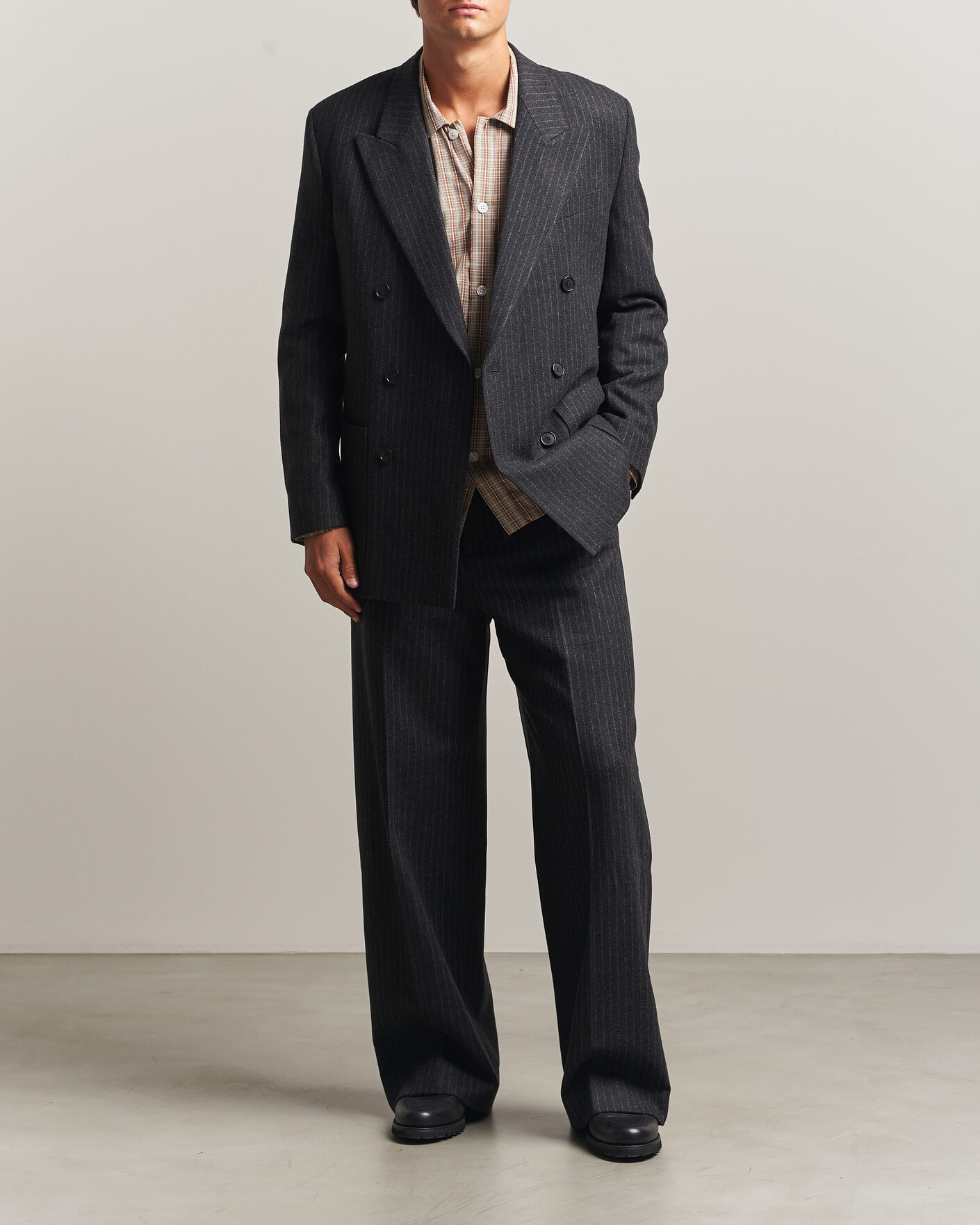 Homme | Pantalons | Filippa K | Hector Wool Flannel Pinstriped Trousers Anthracite