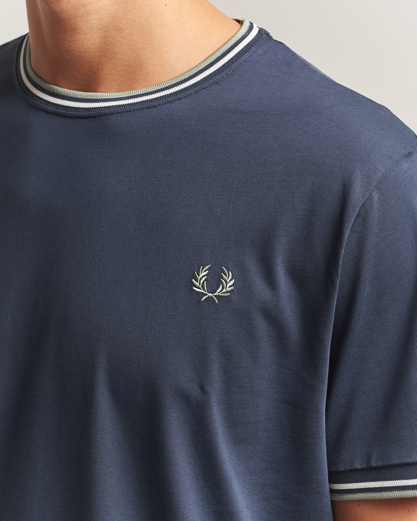 Heren | T-shirts | Fred Perry | Twin Tipped T-Shirt Dark Airforce