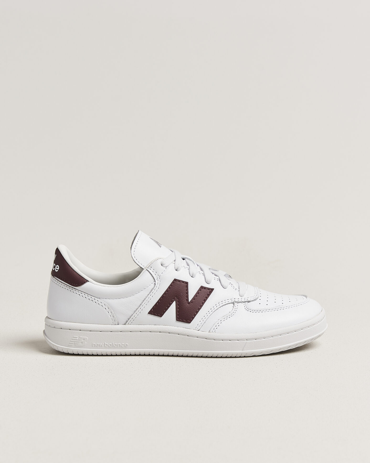 Homme | Baskets | New Balance | T500 Sneakers White/Cherry