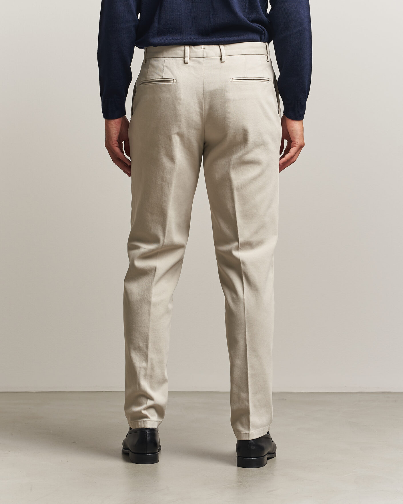 Heren | Broeken | Boglioli | Pleated Cotton Twill Chinos Light Beige