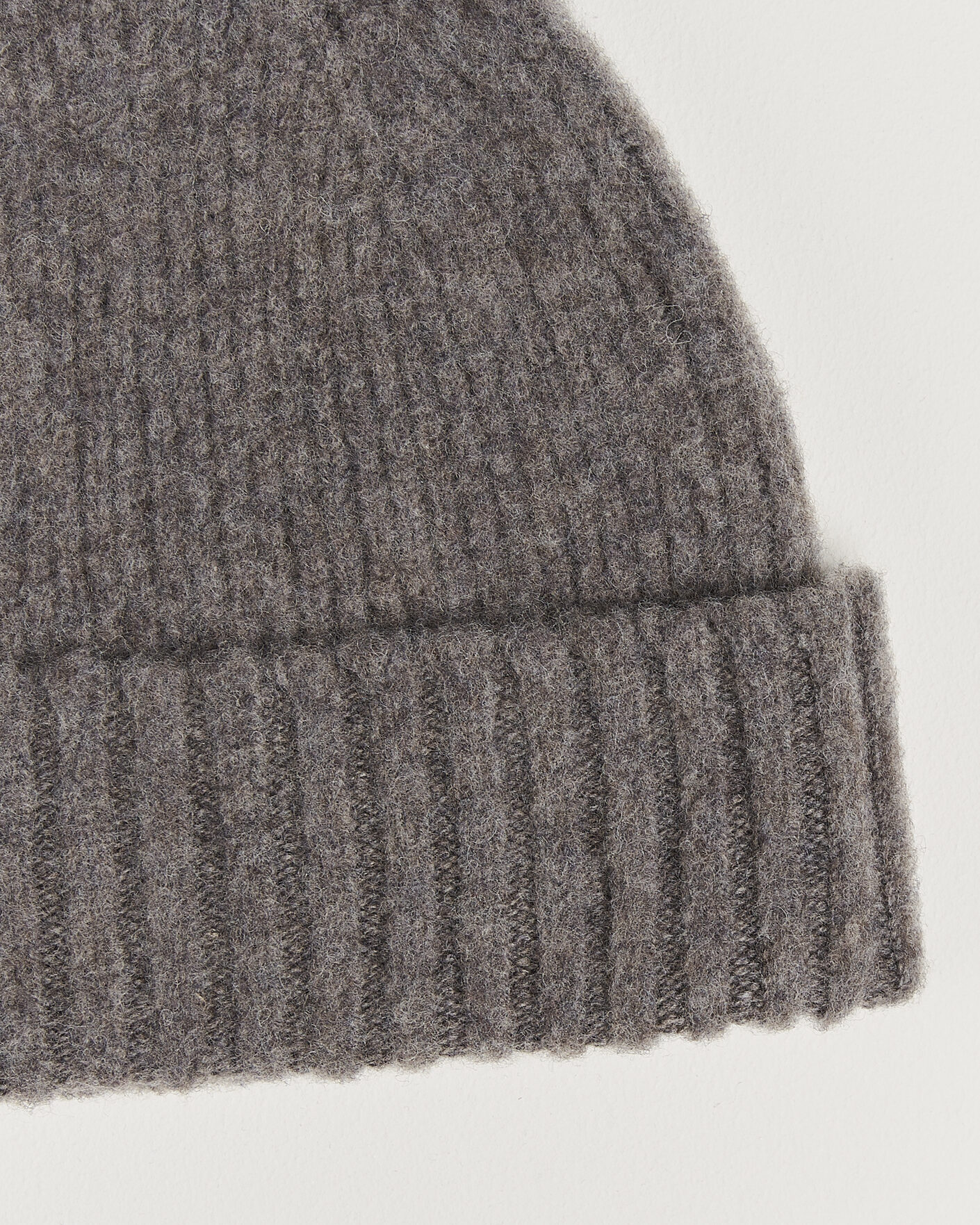 Heren | Mutsen | Robert Mackie | Rona Ribbed Shaggy Lambswool Beanie Light Brown