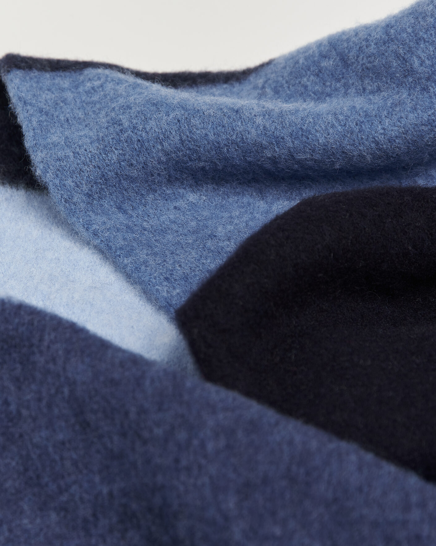 Heren | Sjaals | Robert Mackie | Rona Ribbed Shaggy Lambswool Scarf Blue