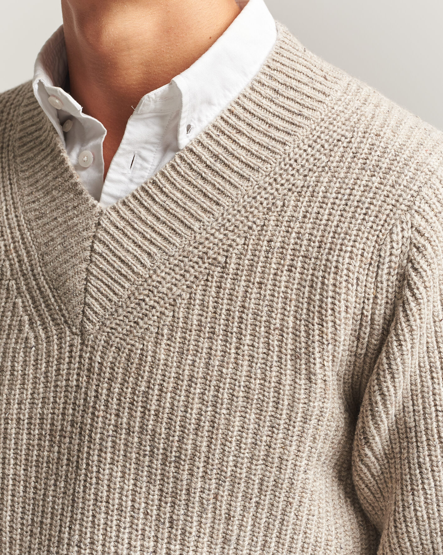 Heren | Truien | Morgano | Fisherman Ribb Donegal Knitted V-Neck Beige