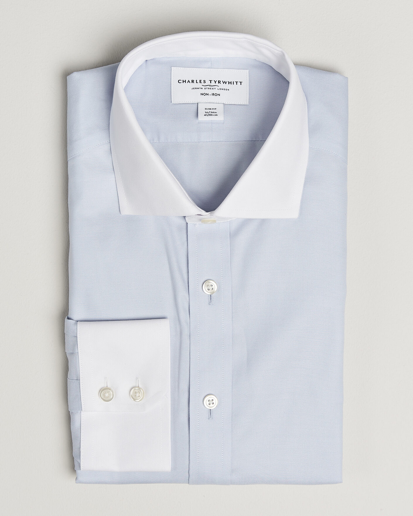 Homme | Chemises | Charles Tyrwhitt | Slim Fit Non Iron Plain Winchester Shirt Light Blue