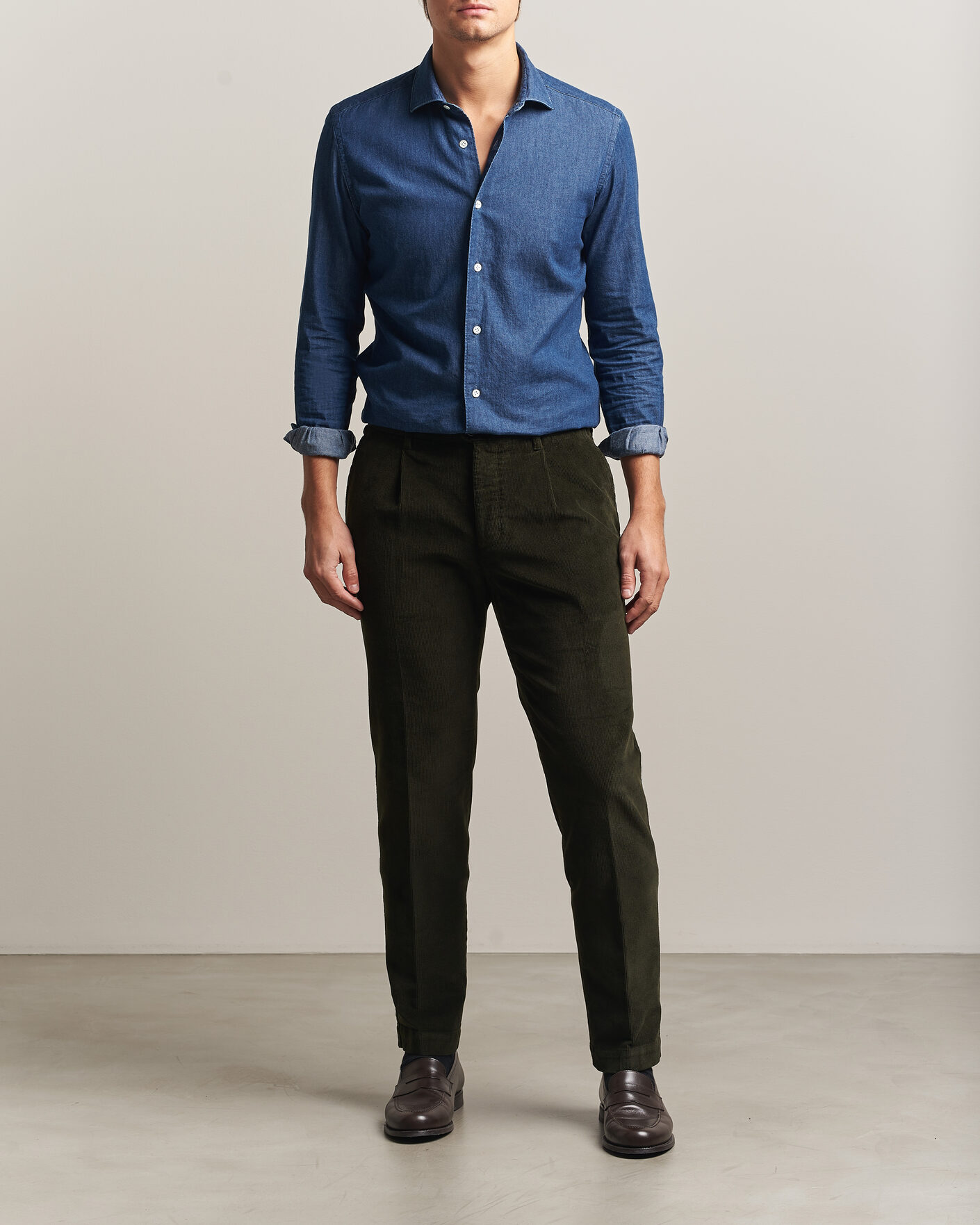 Homme | Pantalons | Incotex | Regular Fit Washed Corduroy Slacks Forest Green