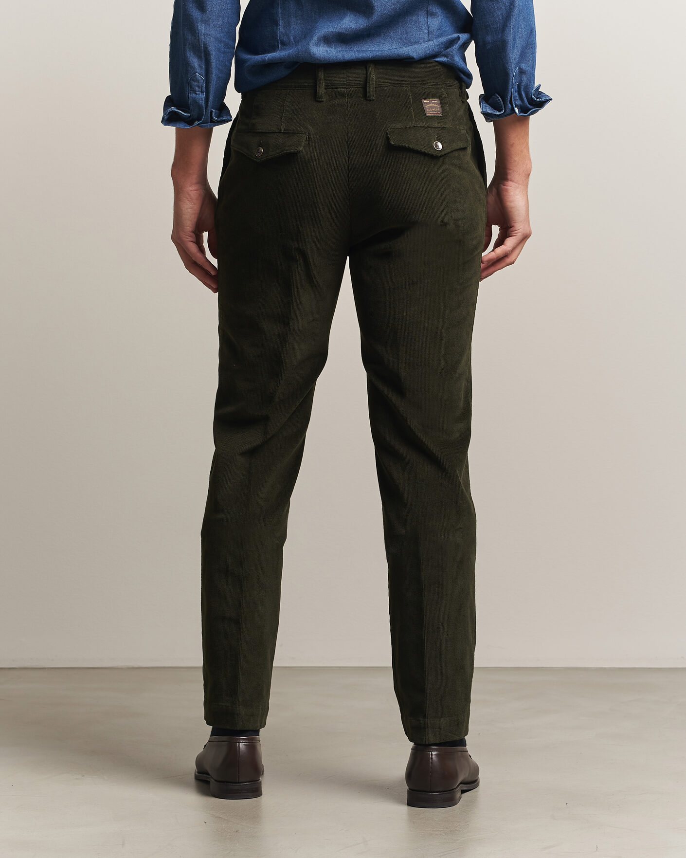 Homme | Pantalons | Incotex | Regular Fit Washed Corduroy Slacks Forest Green