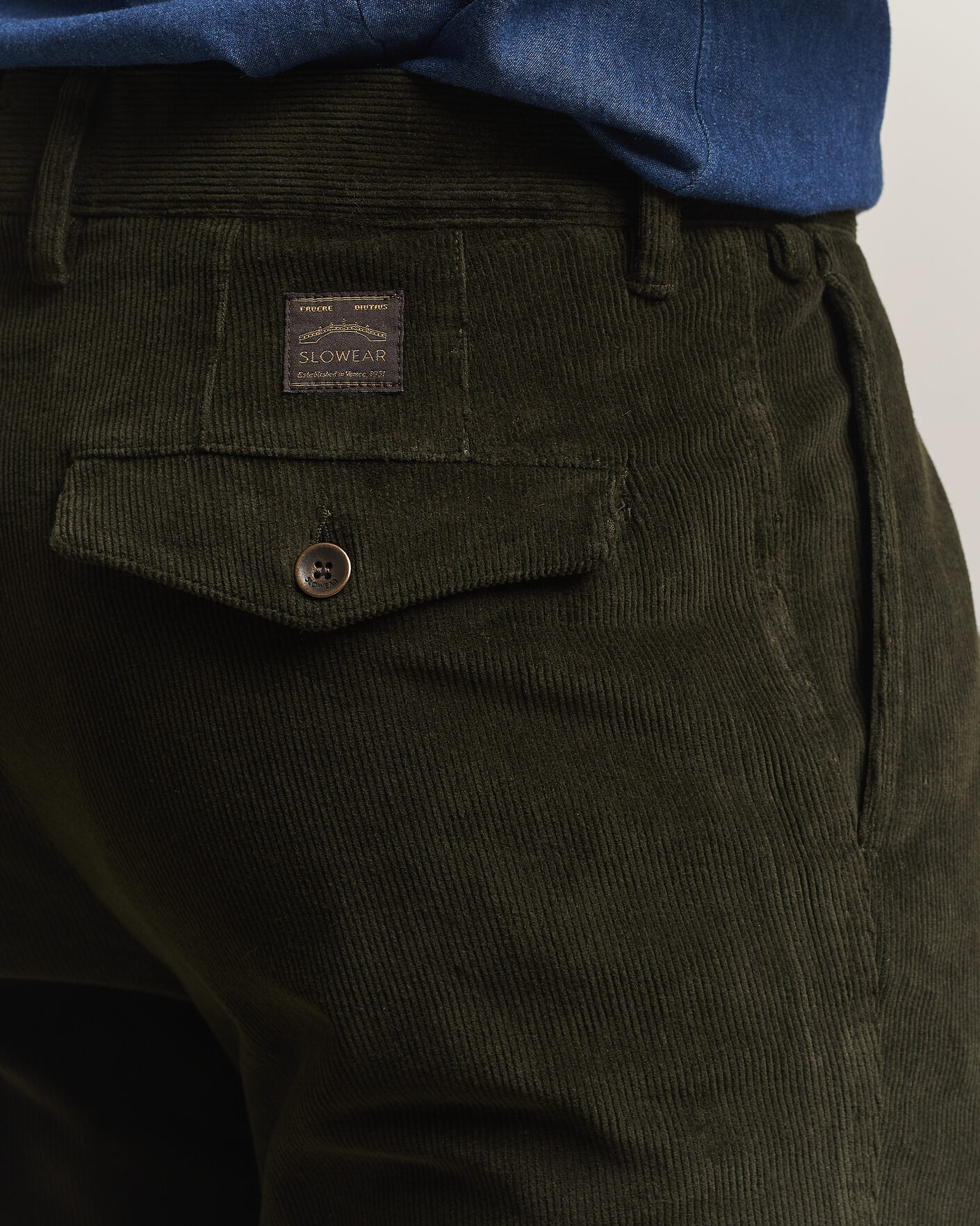 Homme | Pantalons | Incotex | Regular Fit Washed Corduroy Slacks Forest Green