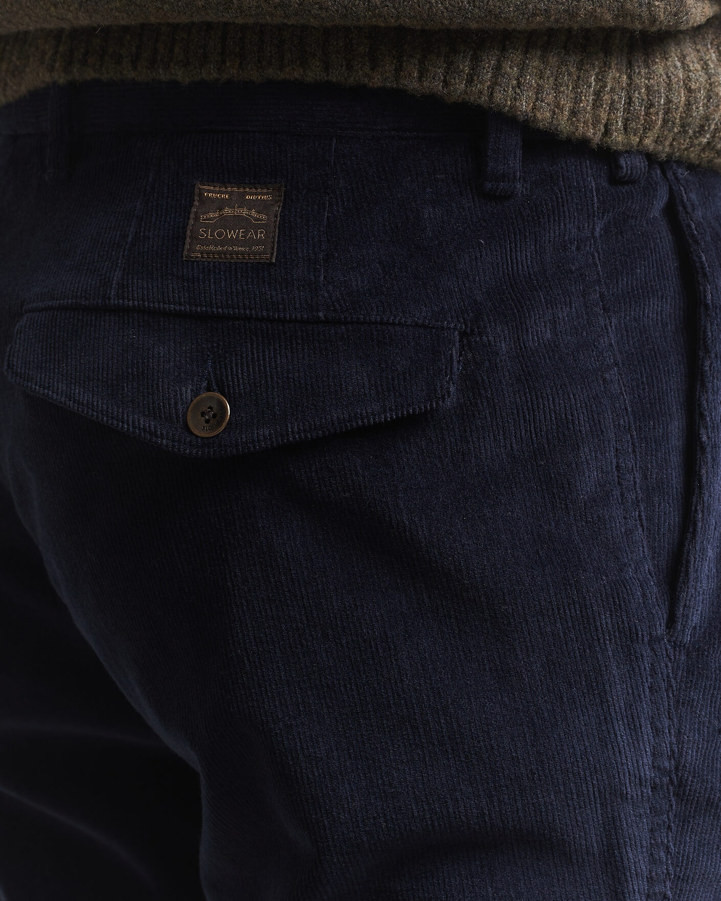 Homme | Pantalons | Incotex | Regular Fit Washed Corduroy Slacks Navy