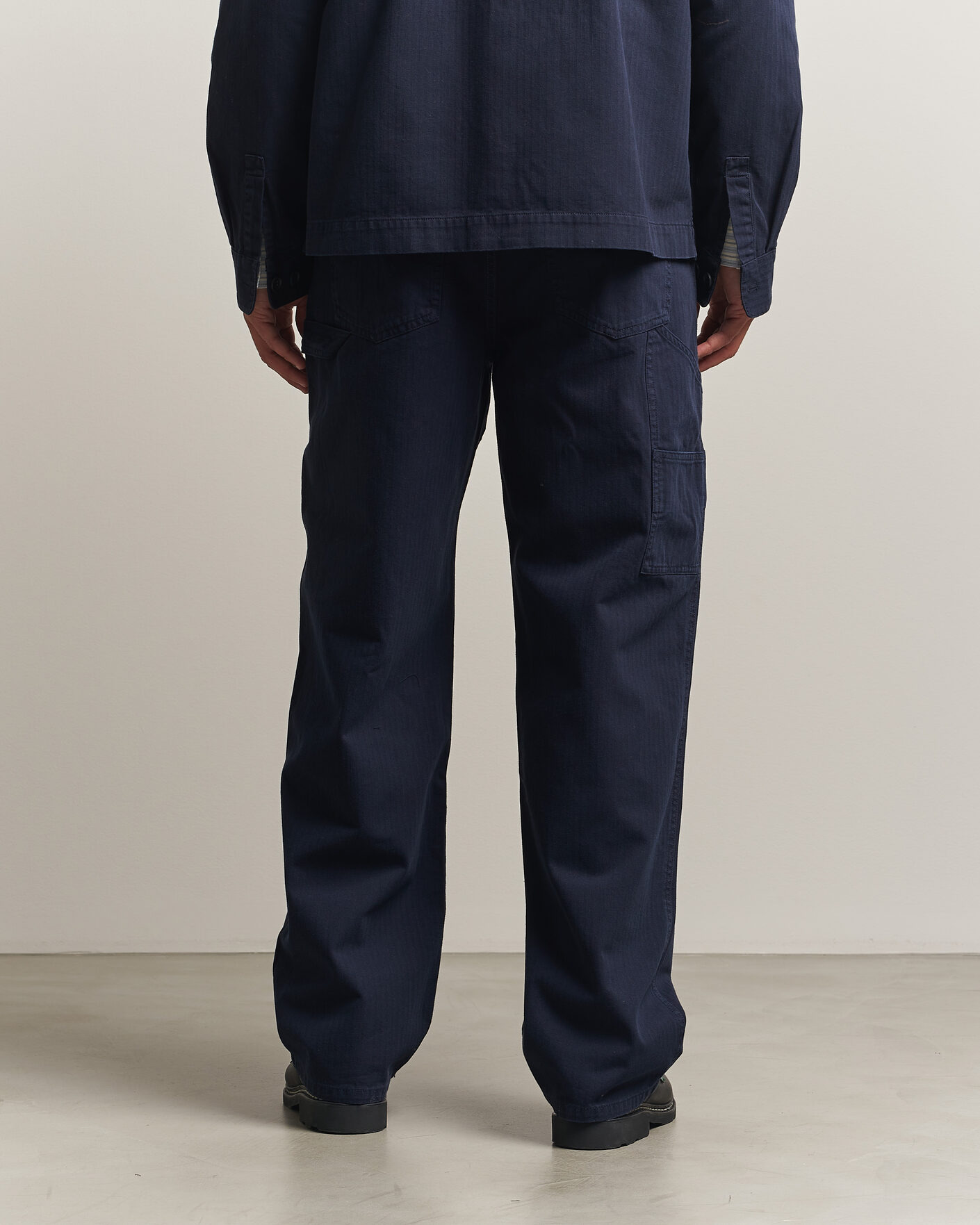 Homme | Pantalons | LES DEUX | Roi Carpenter Herringbone Pants Dark Navy