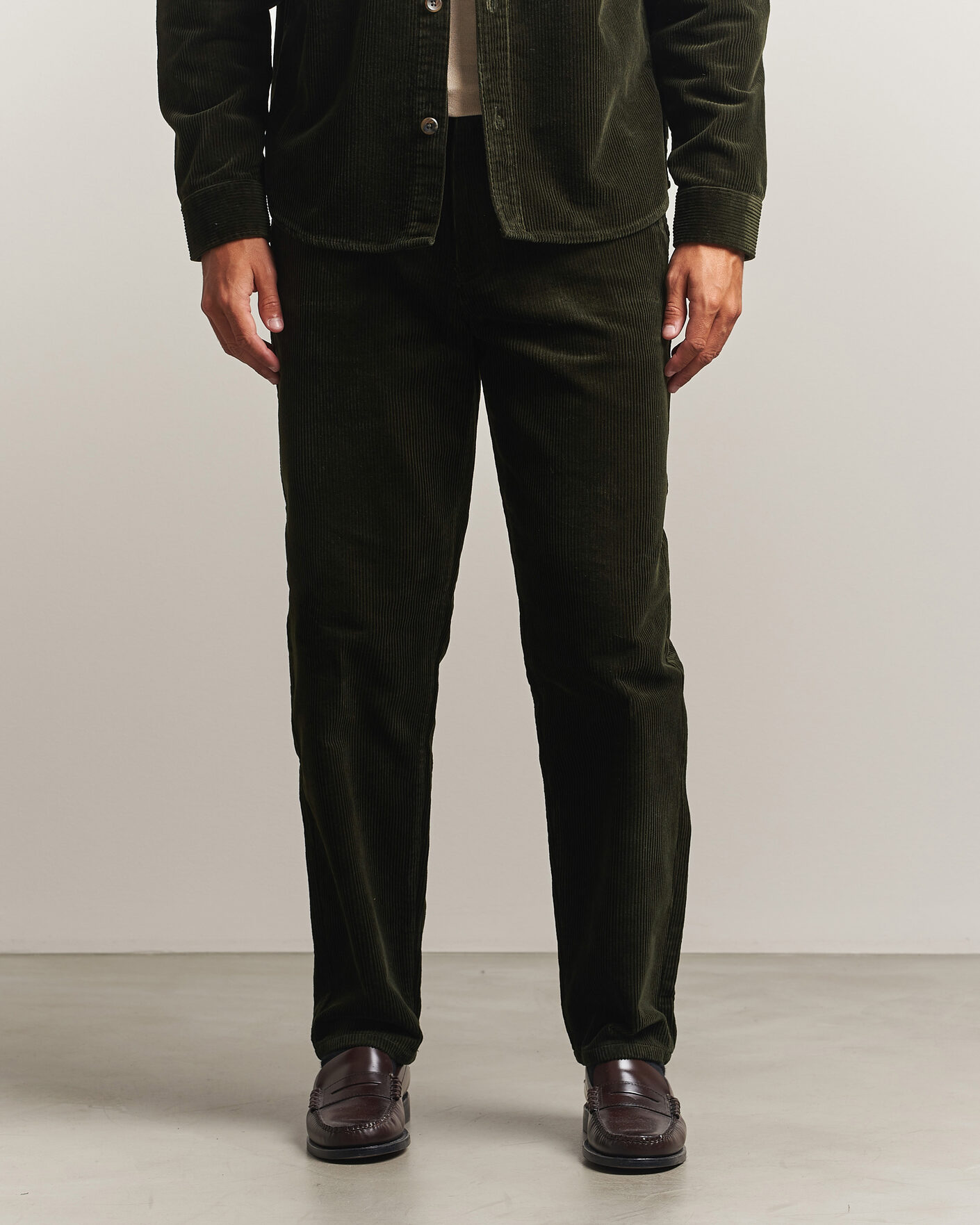Heren | Broeken | LES DEUX | Corduroy Tapered Pants Rosin Green