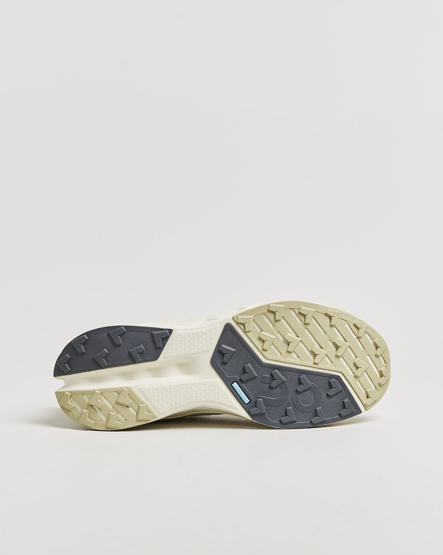 Homme | Chaussures De Running | On | Cloudsurfer Trail 2 Chalk/Ghost