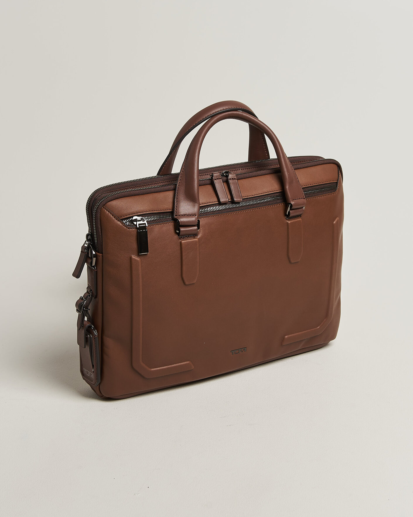 Heren | Tassen | TUMI | Harrison Sycamore Slim Leather Brief Cognac Bombe
