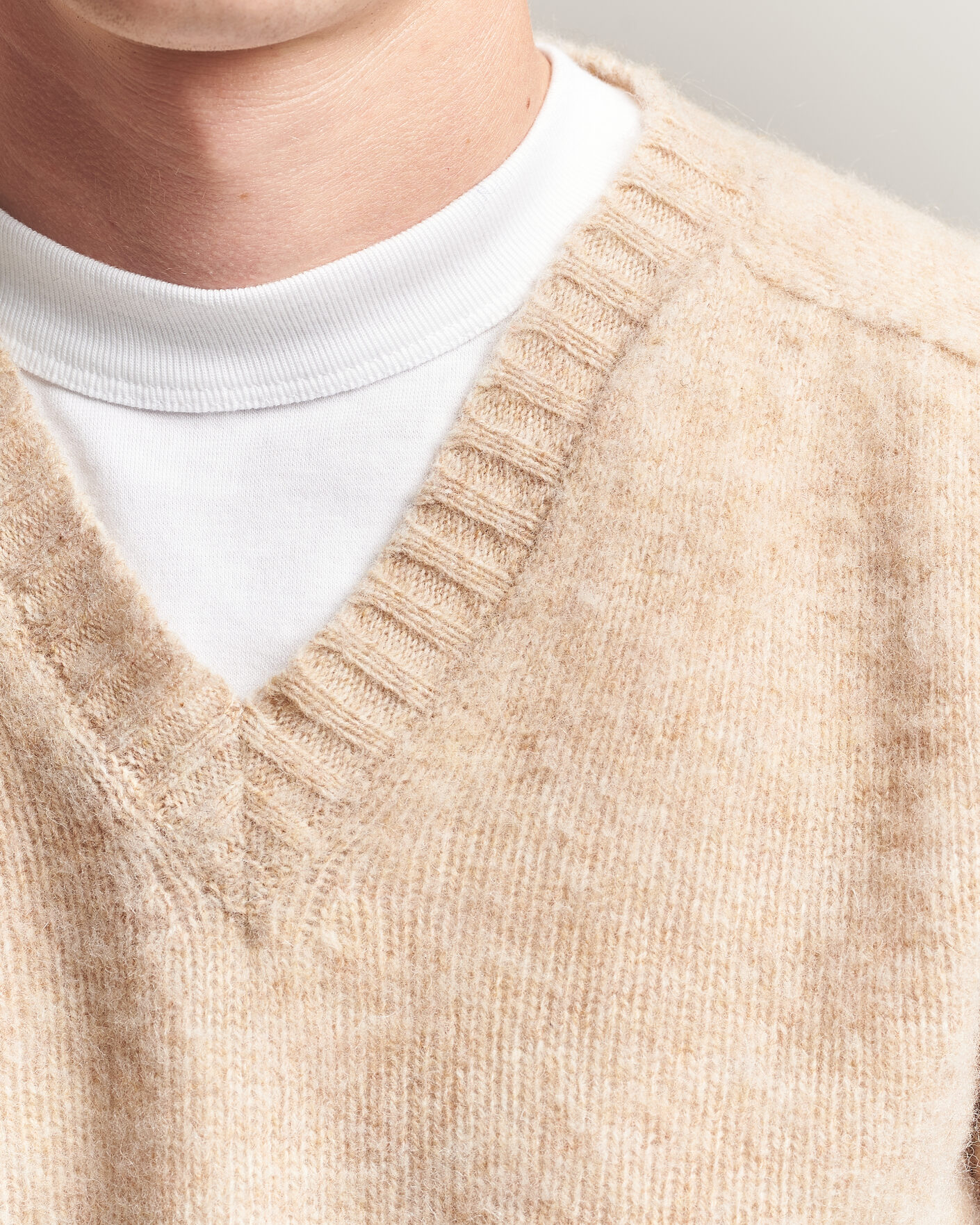 Homme | Pulls Et Tricots | Harley Of Scotland for Care of Carl | Brushed Supersoft Lambswool V-Neck Beige
