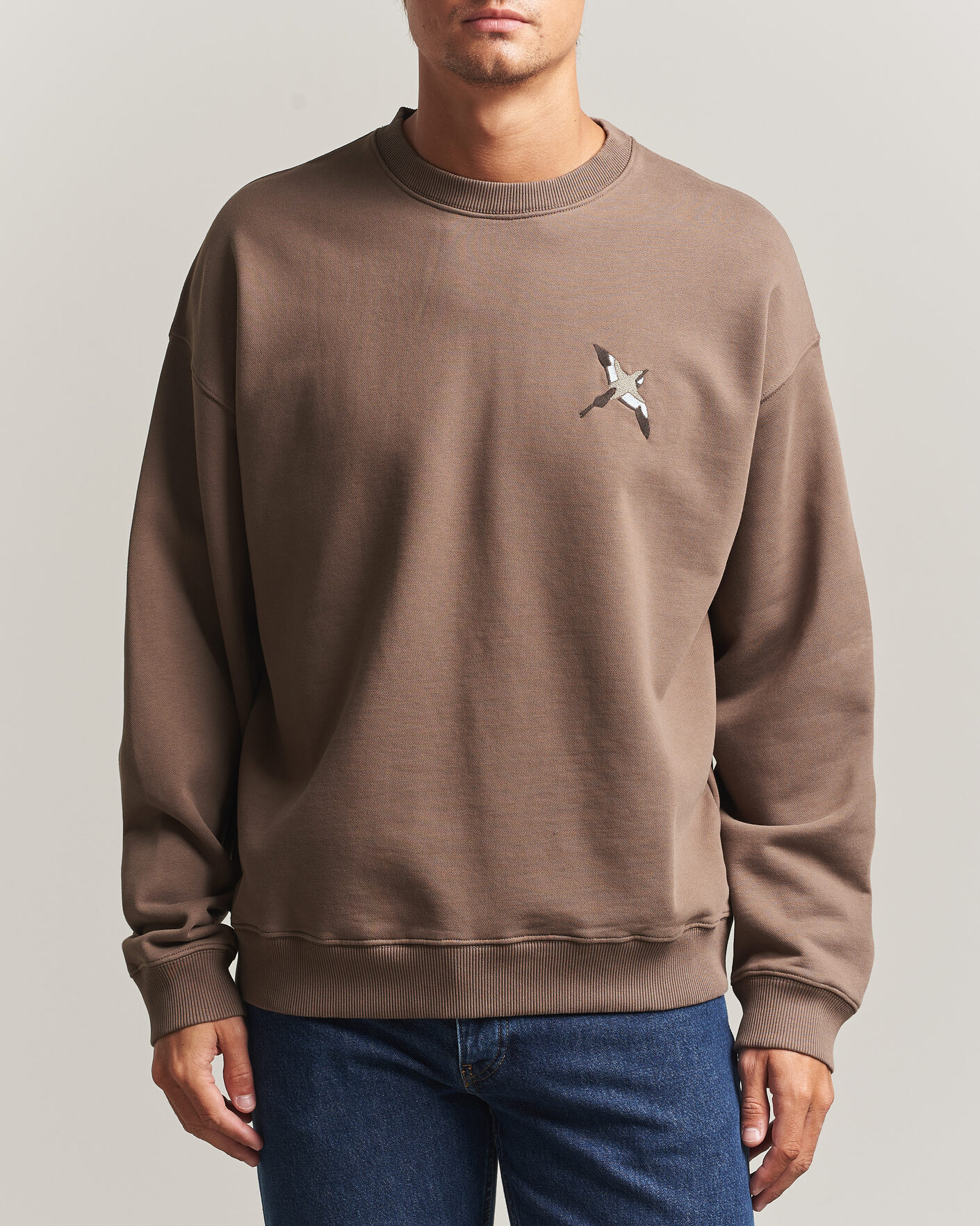 Heren | Truien | Axel Arigato | Micro Bee Bird Sweatshirt Coffee Brown