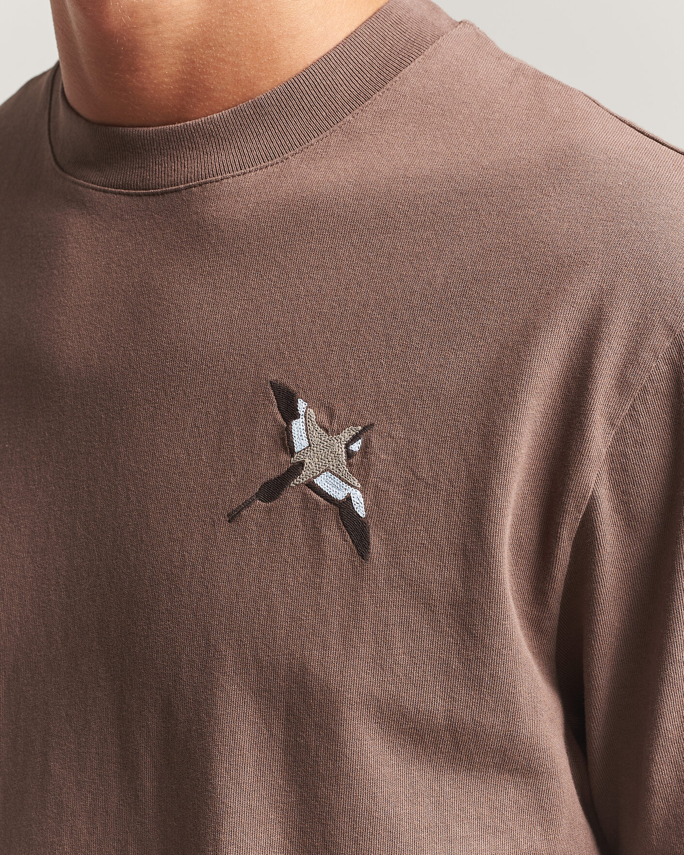 Heren | T-shirts | Axel Arigato | Micro Bee Birt T-Shirt Coffee Brown