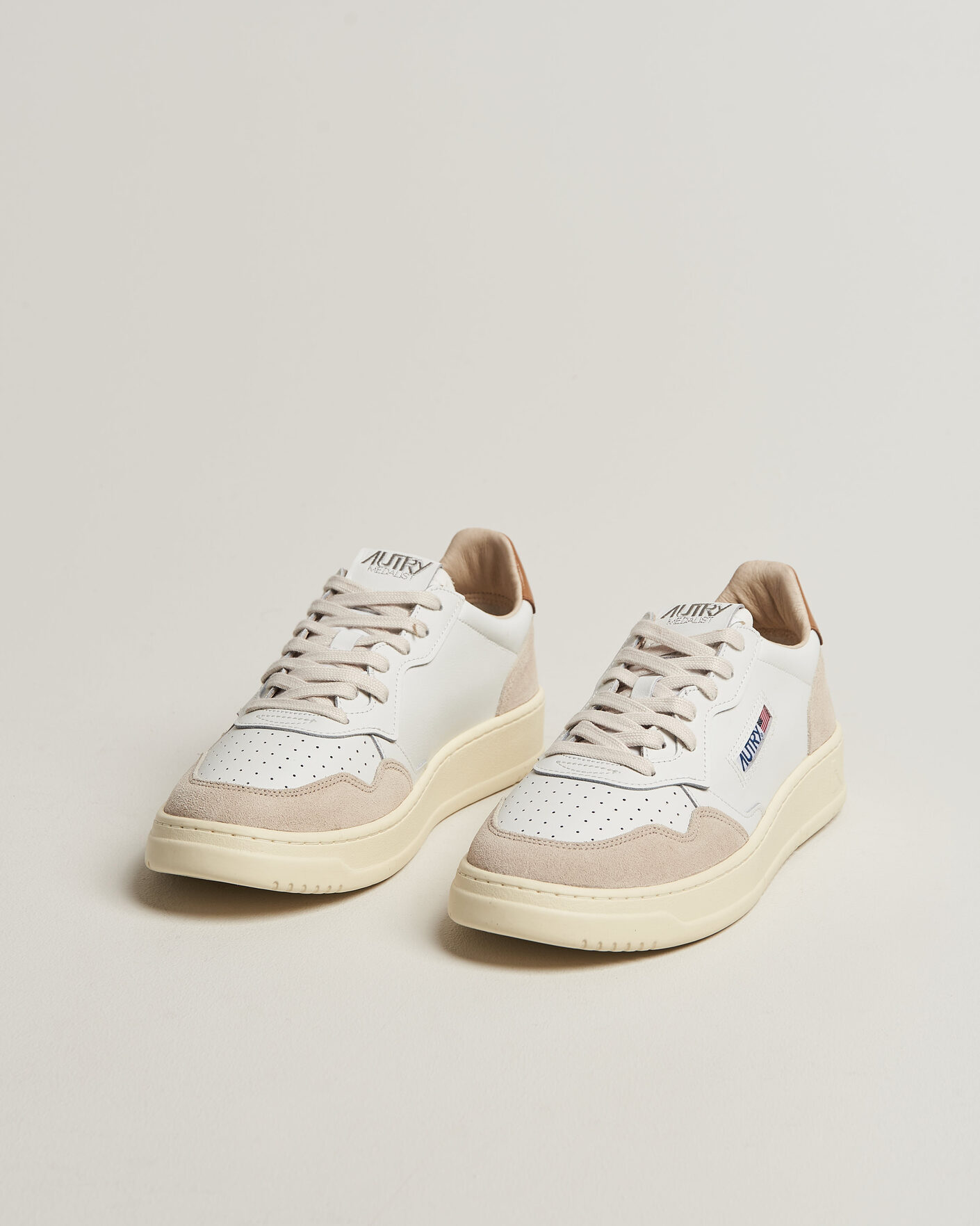 Heren | Sneakers | Autry | Medalist Low Leather/Suede Sneaker White/Lion