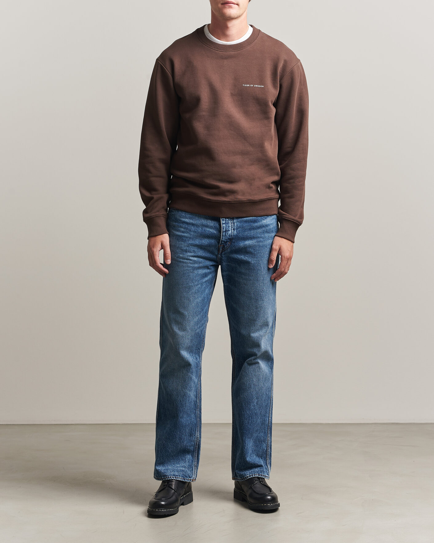 Heren | Truien | Tiger of Sweden | Emerson Crew Neck Sweatshirt Dark Mahogany