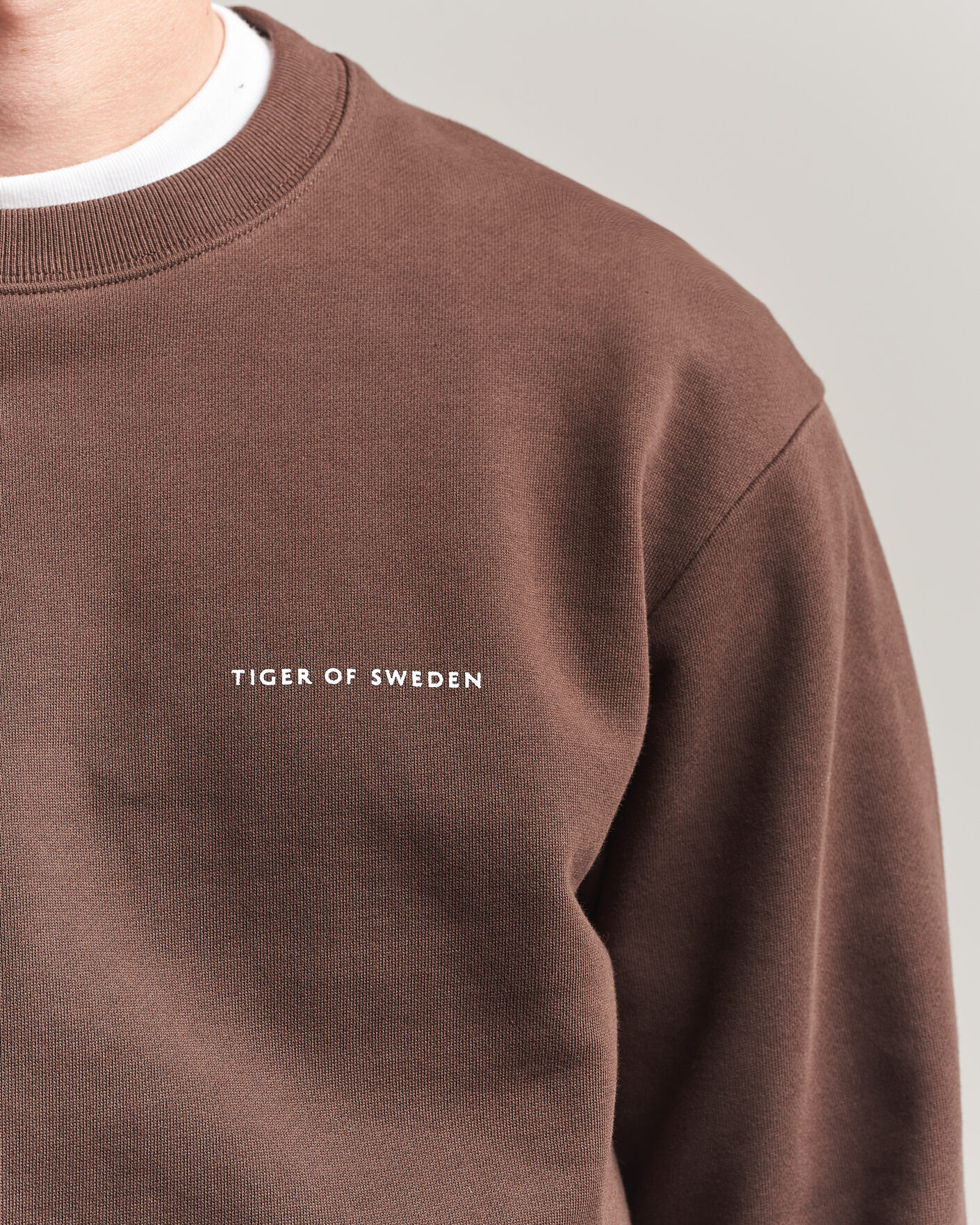 Heren | Truien | Tiger of Sweden | Emerson Crew Neck Sweatshirt Dark Mahogany