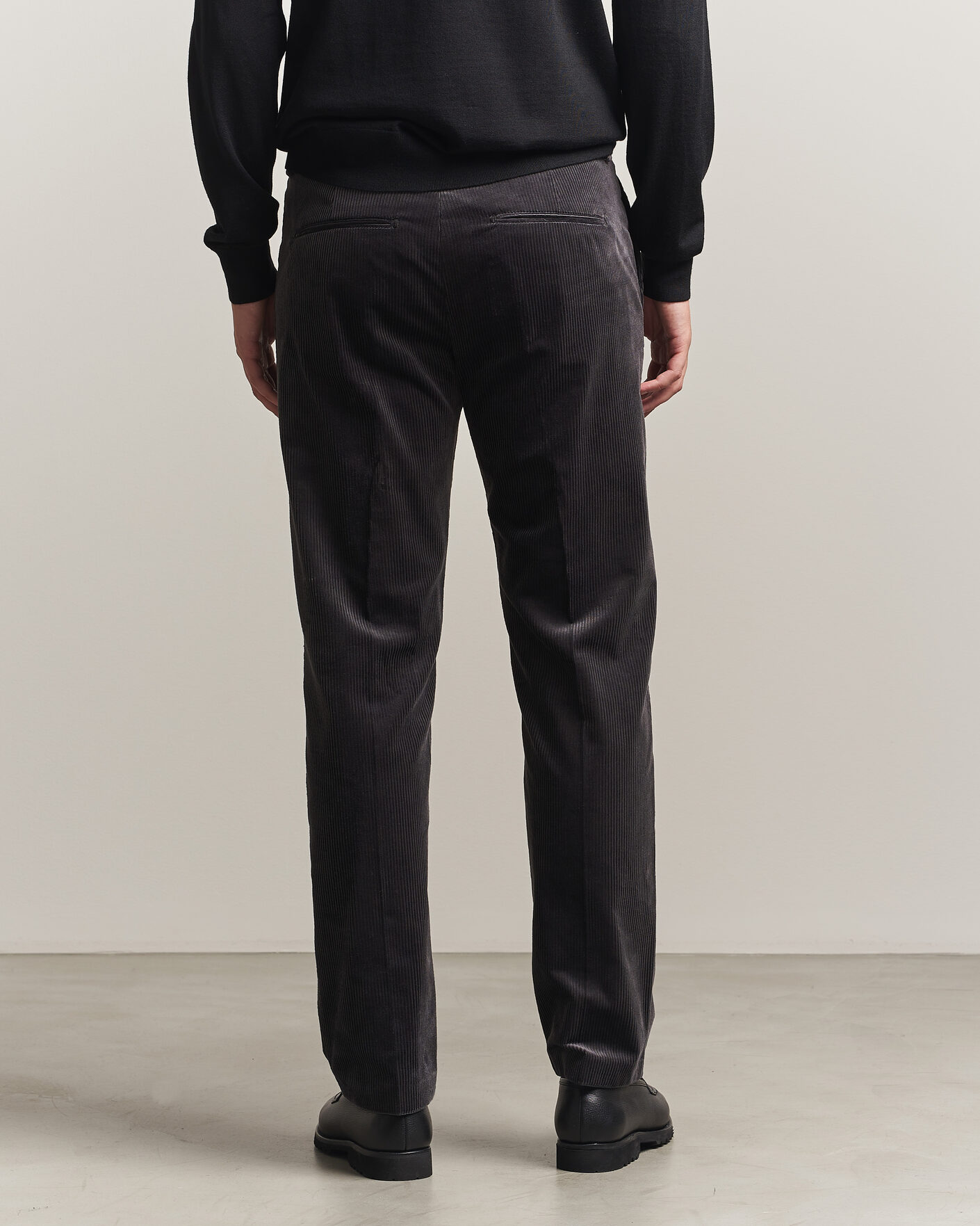 Heren | Broeken | Tiger of Sweden | Tense Pleated Corduroy Trousers Phantom