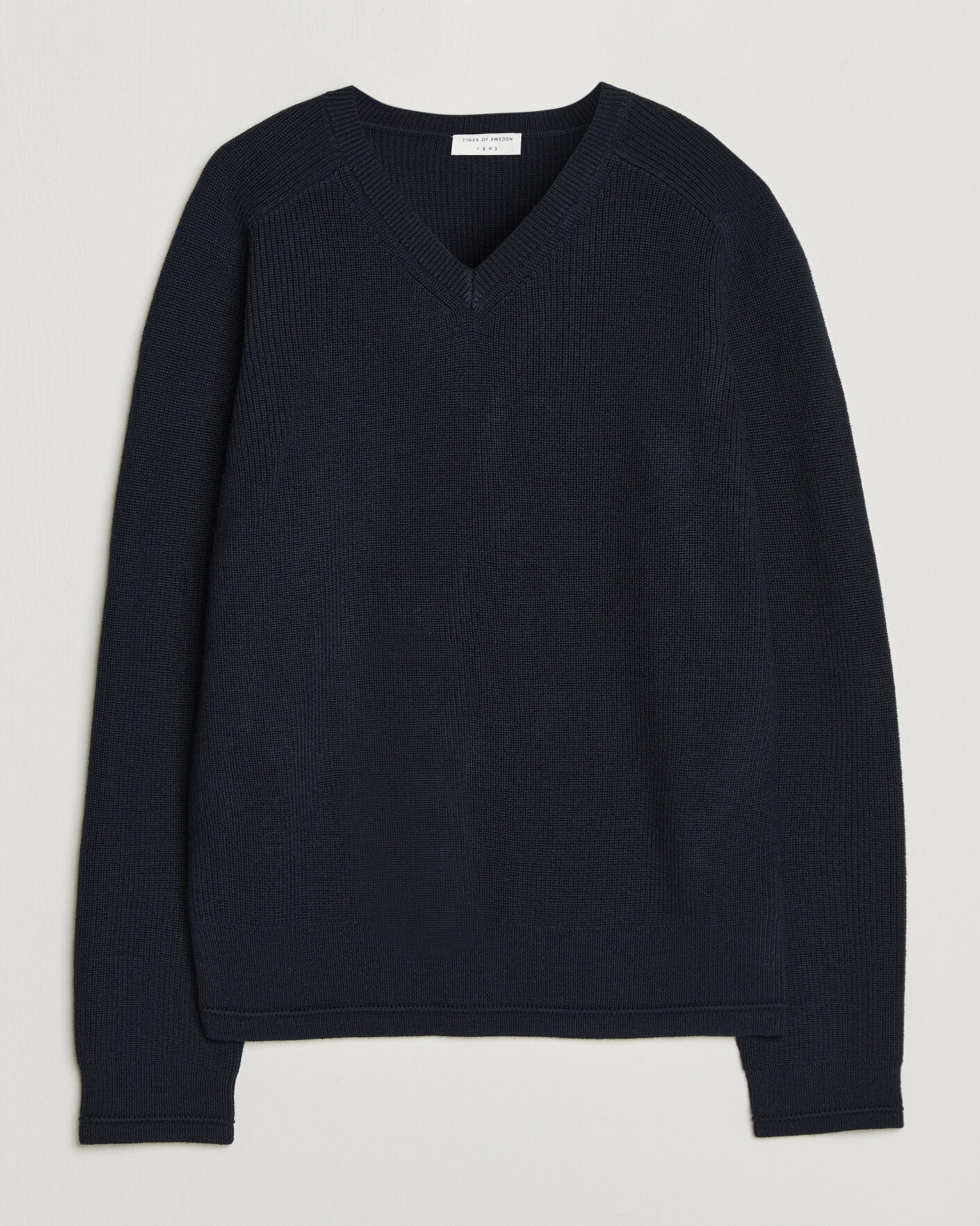Homme | Pulls Et Tricots | Tiger of Sweden | Logan Wool Knitted V-Neck Night Grape