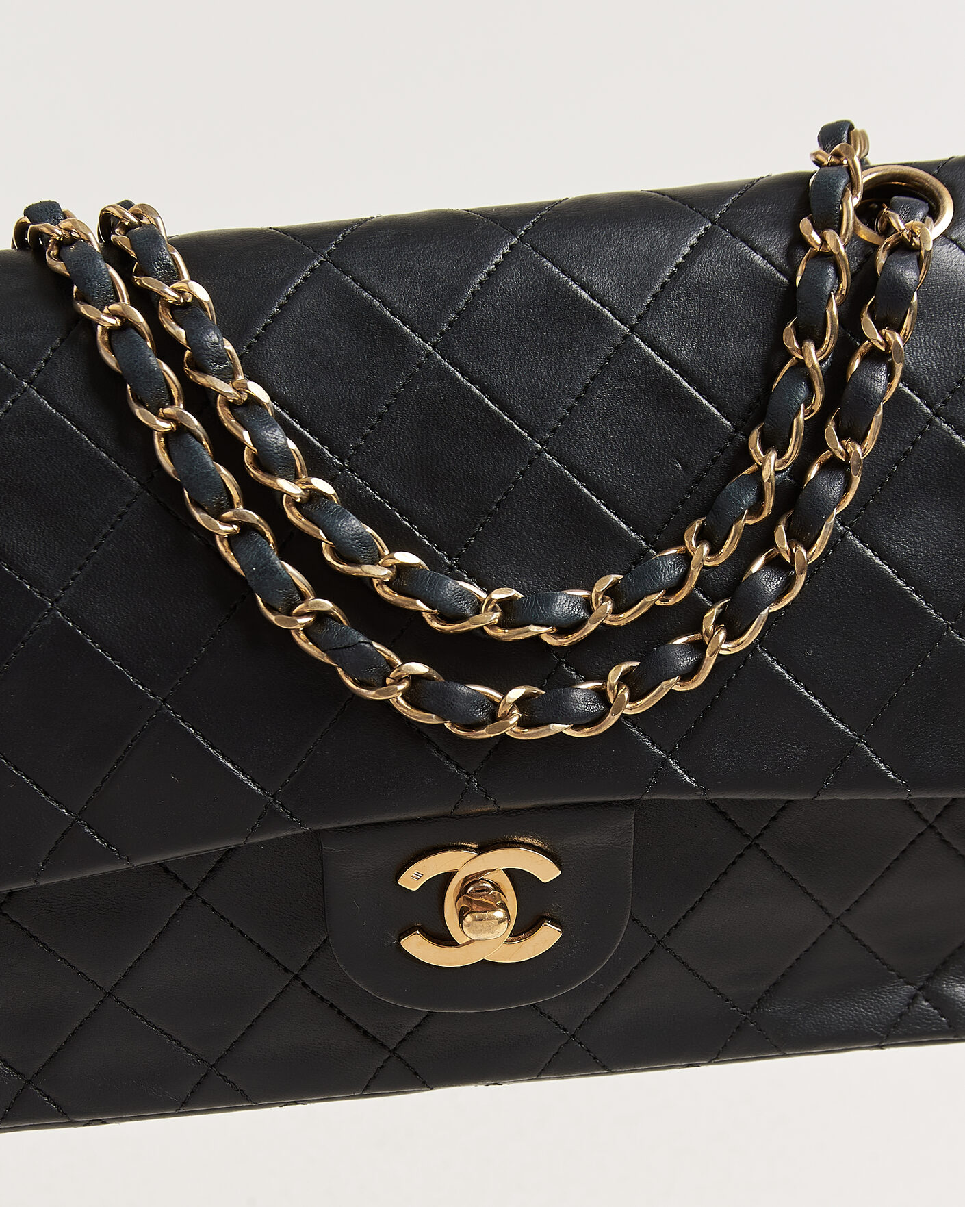 Heren | Pre-Owned & Vintage Bags | Chanel Pre-Owned | Classic Medium Double Flap Bag Lambskin Black
