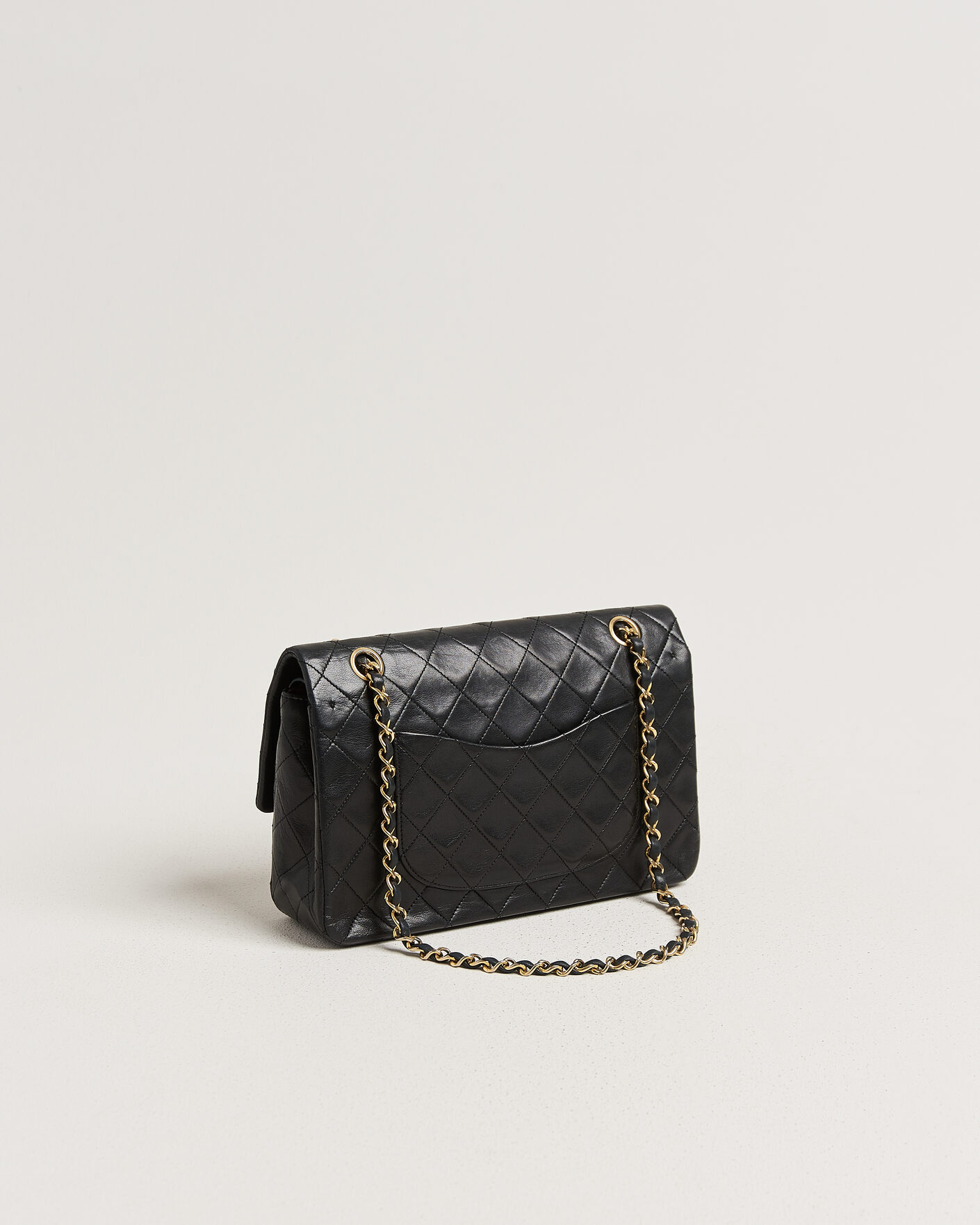 Homme | Pre-Owned & Vintage Bags | Chanel Pre-Owned | Classic Medium Double Flap Bag Lambskin Black