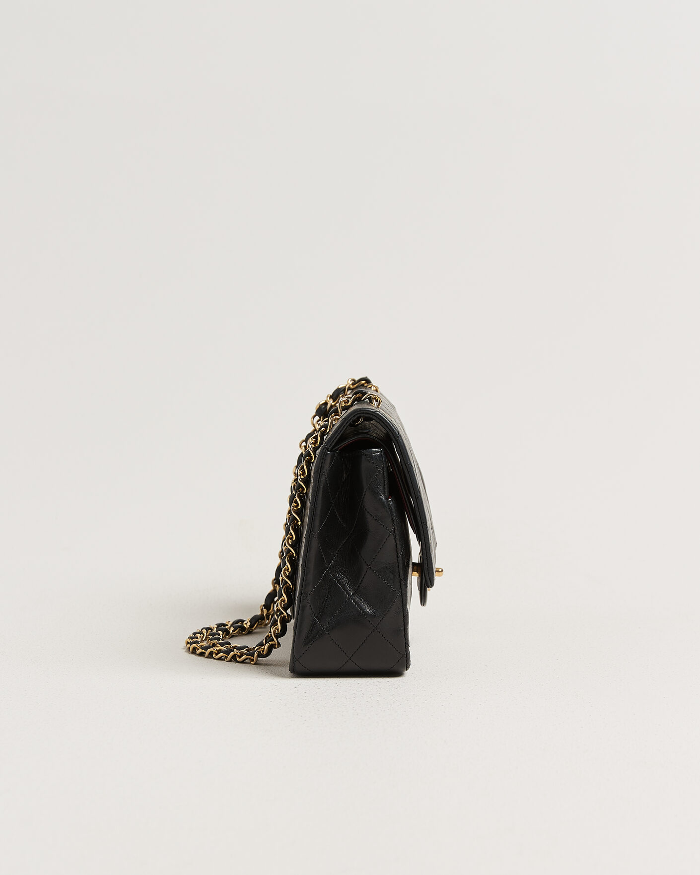 Homme | Pre-Owned & Vintage Bags | Chanel Pre-Owned | Classic Medium Double Flap Bag Lambskin Black