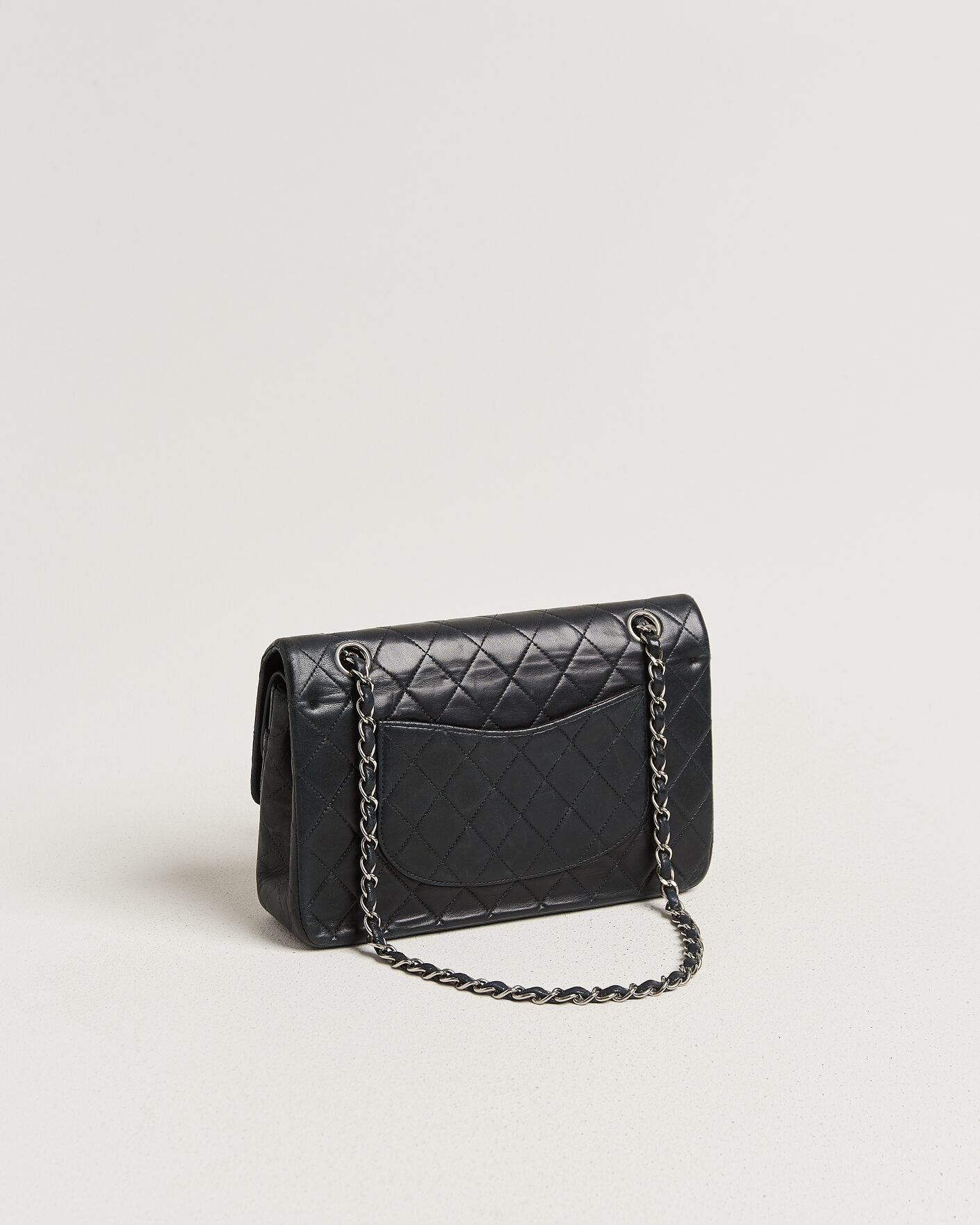 Homme | Pre-Owned & Vintage Bags | Chanel Pre-Owned | Classic Medium Double Flap Bag Lambskin Black