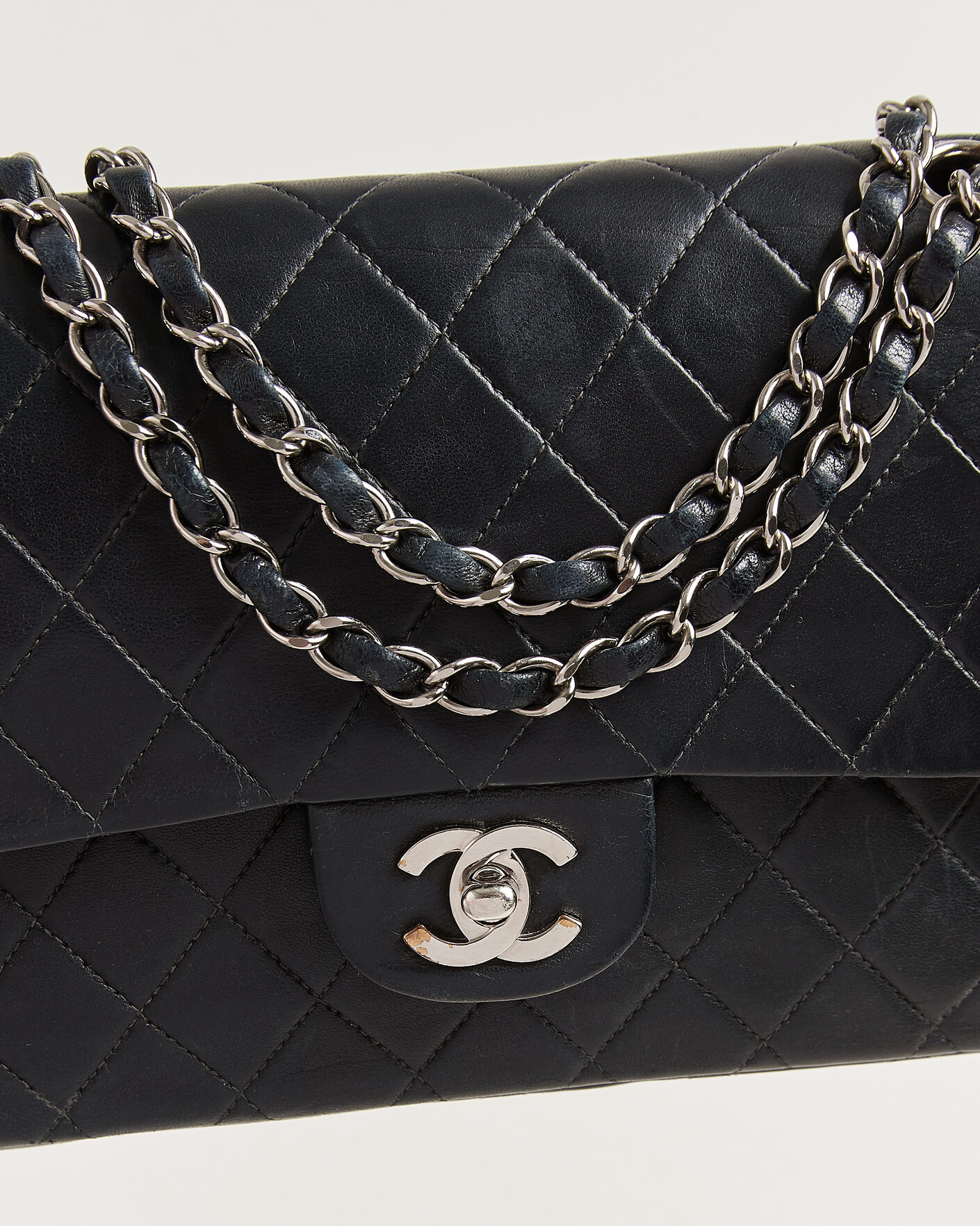 Homme | Pre-Owned & Vintage Bags | Chanel Pre-Owned | Classic Medium Double Flap Bag Lambskin Black