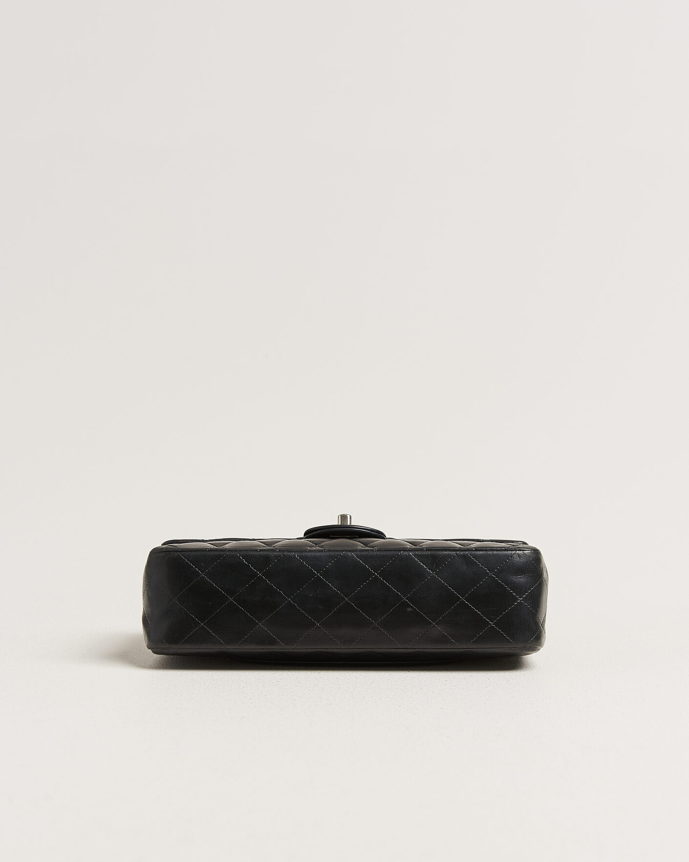 Heren | Pre-Owned & Vintage Bags | Chanel Pre-Owned | Classic Medium Double Flap Bag Lambskin Black