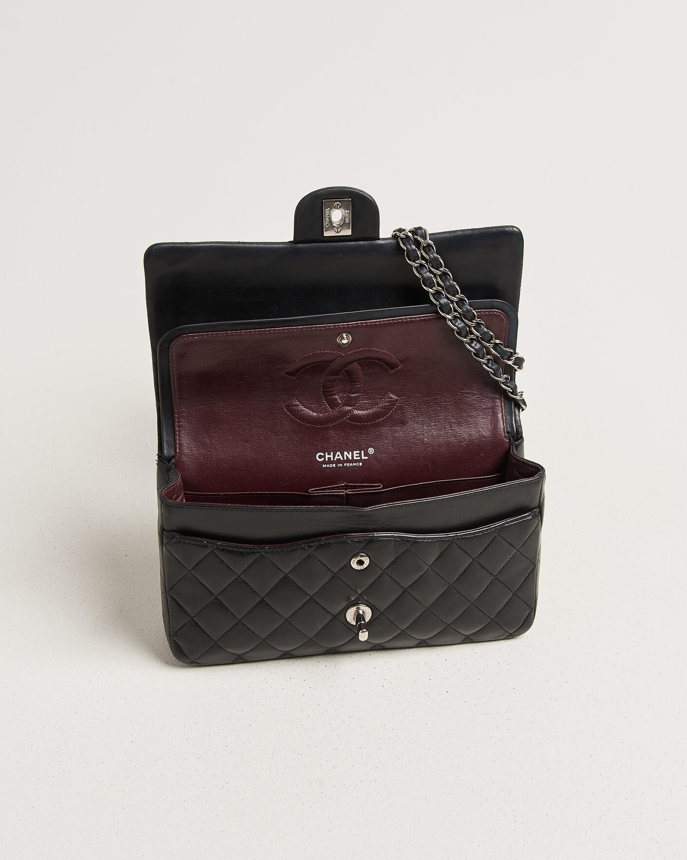 Heren | Pre-Owned & Vintage Bags | Chanel Pre-Owned | Classic Medium Double Flap Bag Lambskin Black
