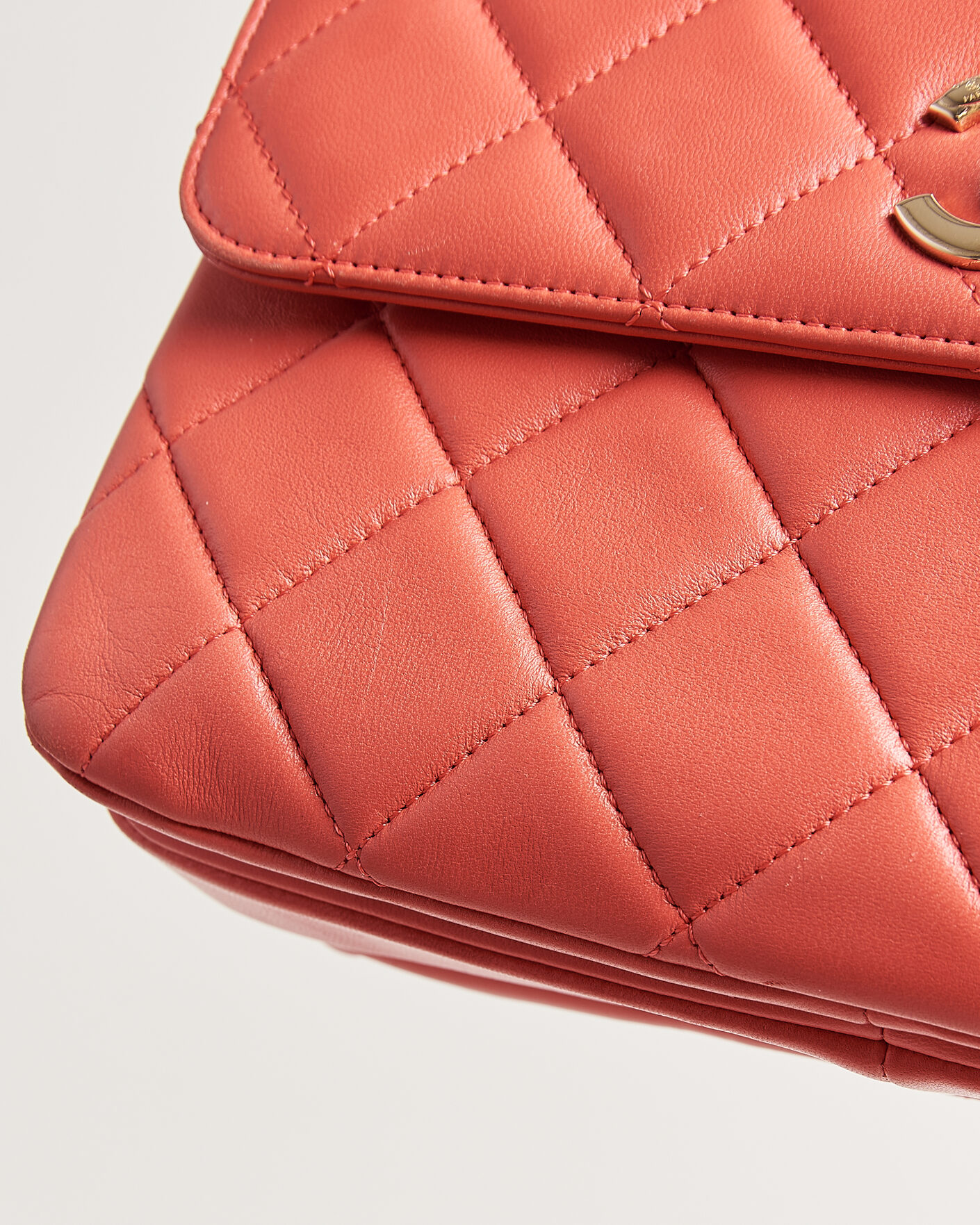 Heren | Pre-Owned & Vintage Bags | Chanel Pre-Owned | Trendy CC Top Handle Bag Coral