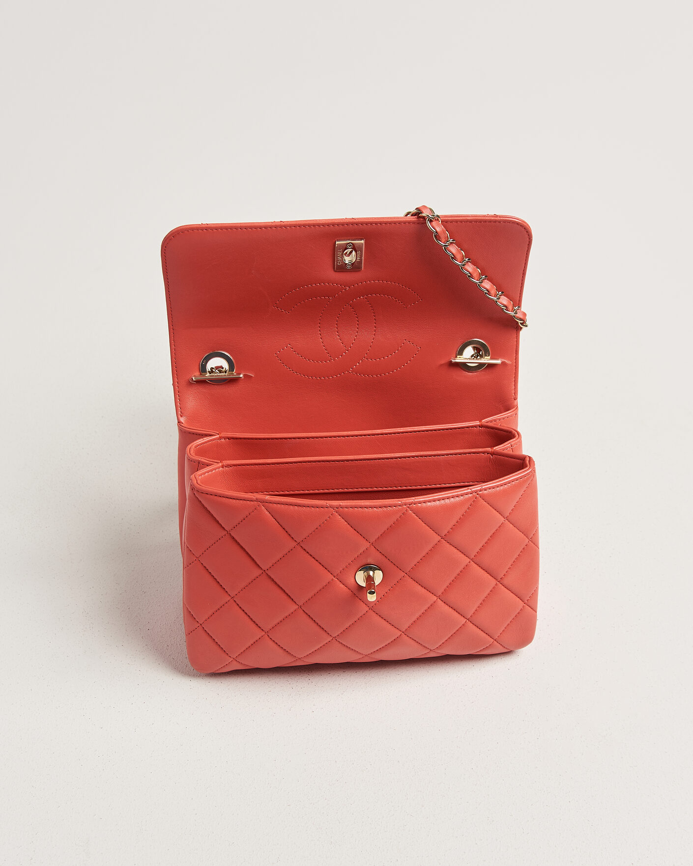 Heren | Pre-Owned & Vintage Bags | Chanel Pre-Owned | Trendy CC Top Handle Bag Coral