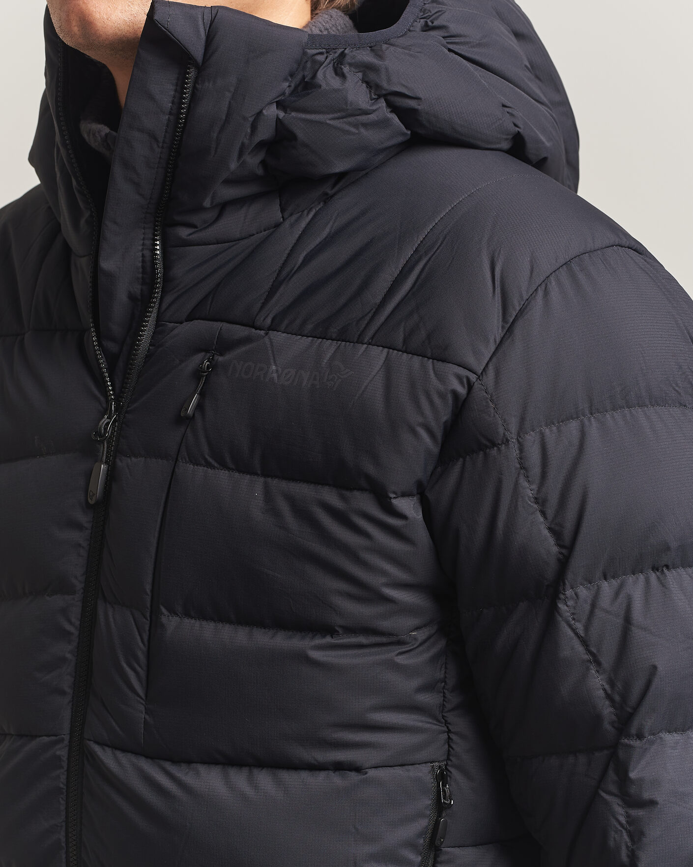 Heren | Jassen | Norrøna | Femund Down 700 Zip Hood Caviar Black