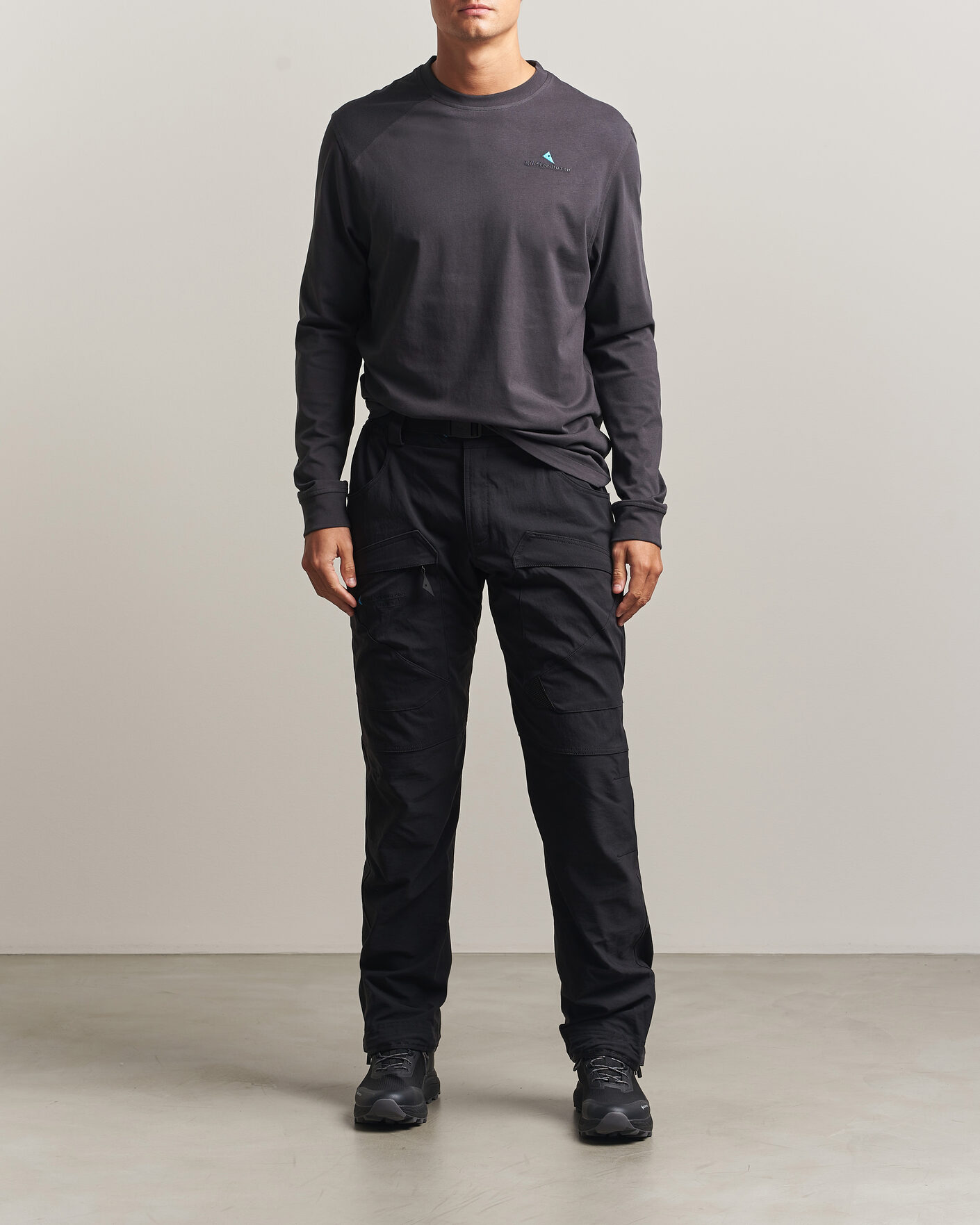 Homme | T-shirts | Klättermusen | Root Long Sleeve Logo T-Shirt Raven