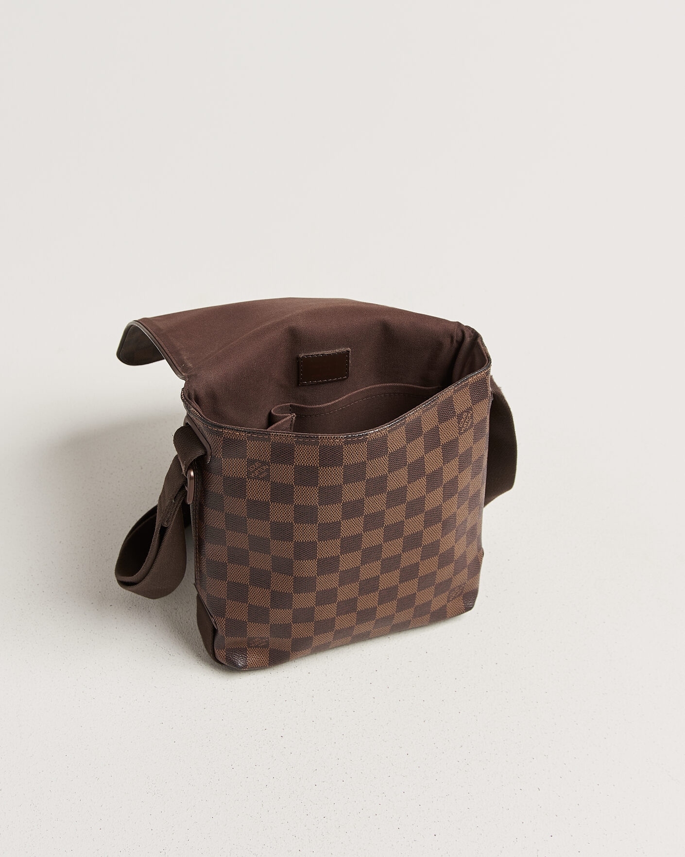 Homme | Pre-Owned & Vintage Bags | Louis Vuitton Pre-Owned | Crossbody Shoulder Bag Damier Ebene