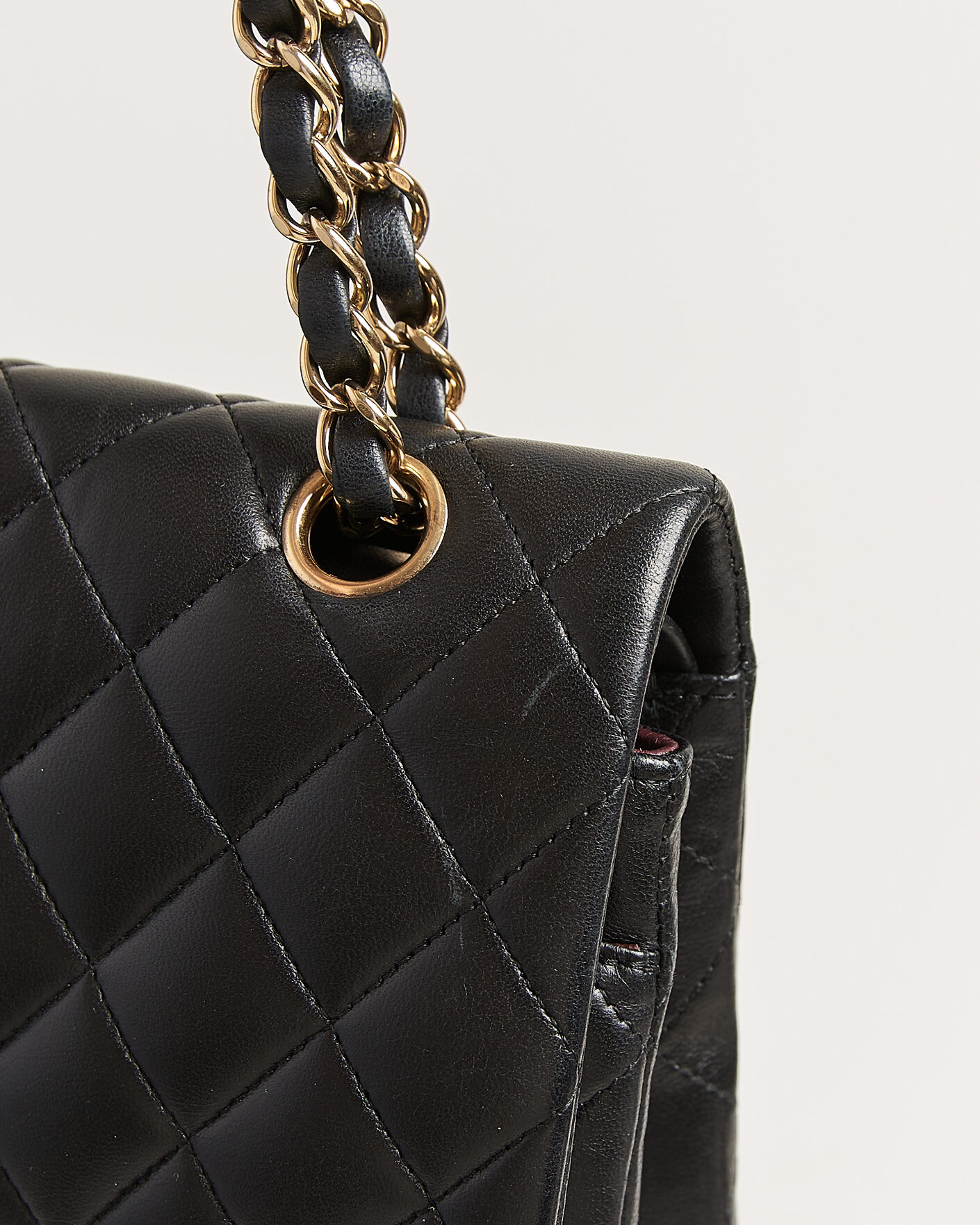 Homme | Chanel Pre-Owned Classic Medium Double Flap Bag Lambskin Black | Chanel Pre-Owned | Classic Medium Double Flap Bag Lambskin Black