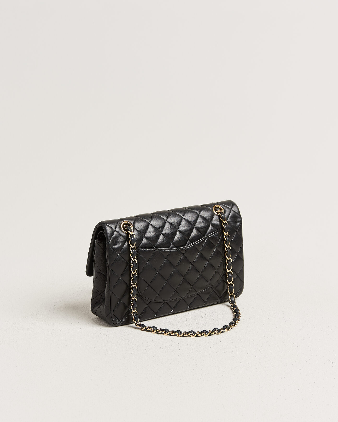 Homme | Pre-Owned & Vintage Bags | Chanel Pre-Owned | Classic Medium Double Flap Bag Lambskin Black