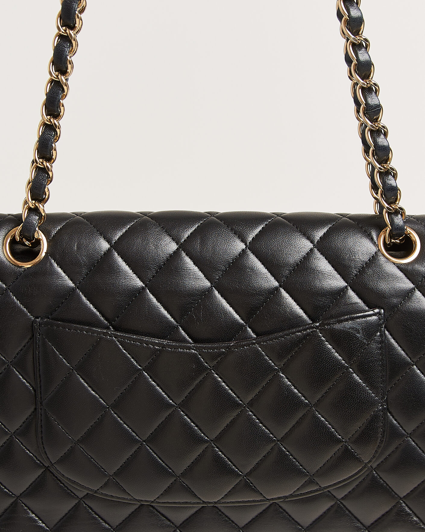 Homme | Chanel Pre-Owned Classic Medium Double Flap Bag Lambskin Black | Chanel Pre-Owned | Classic Medium Double Flap Bag Lambskin Black