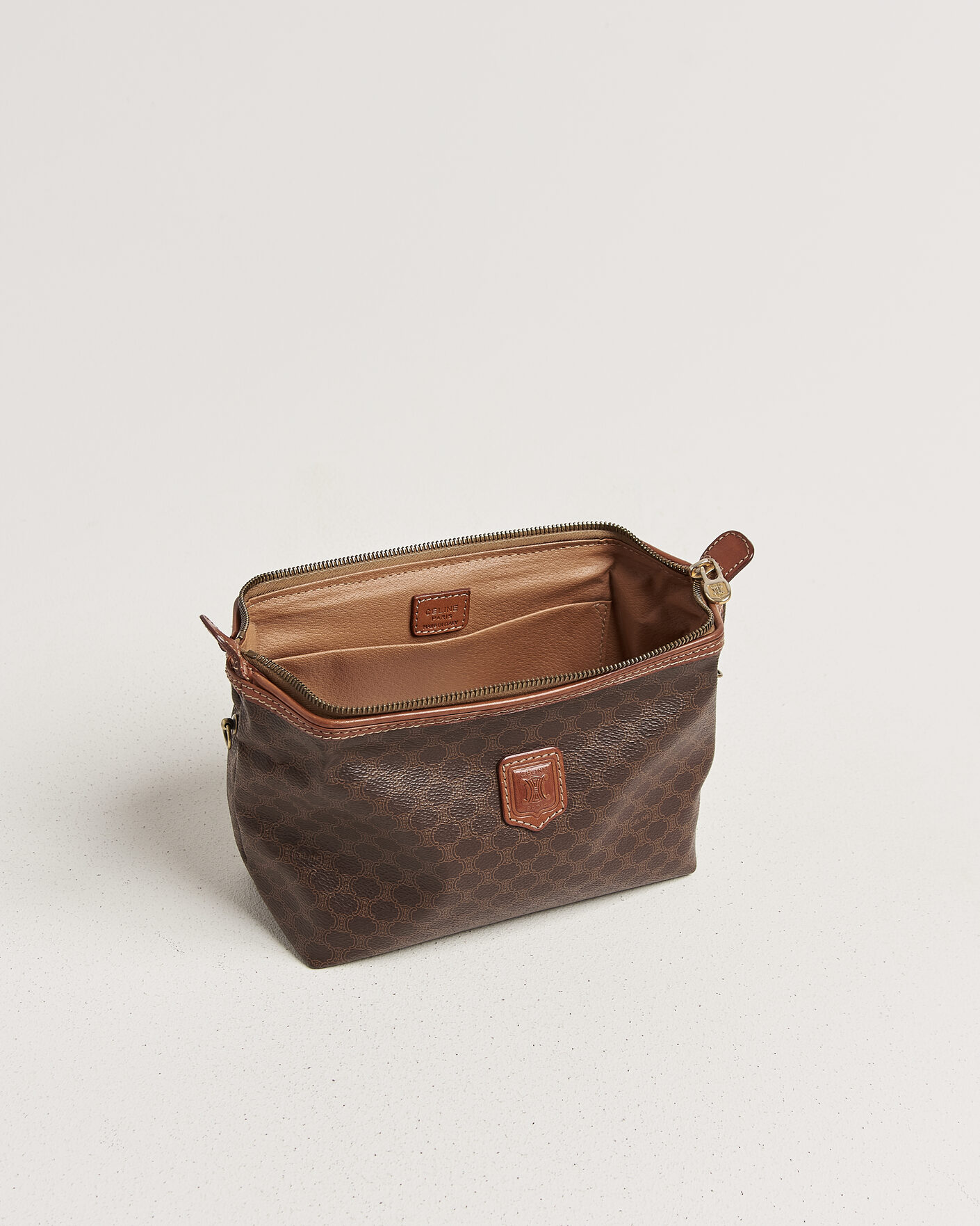 Homme | Pre-Owned & Vintage Bags | Celine Pre-Owned | Macadame Pouch Bag Monogram
