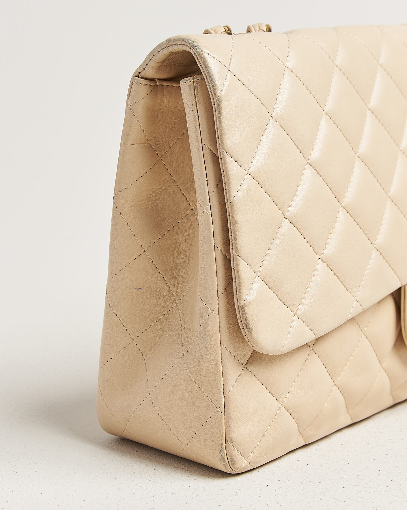 Homme | Chanel Pre-Owned Classic Jumbo Single Flap Bag Lambskin Beige | Chanel Pre-Owned | Classic Jumbo Single Flap Bag Lambskin Beige