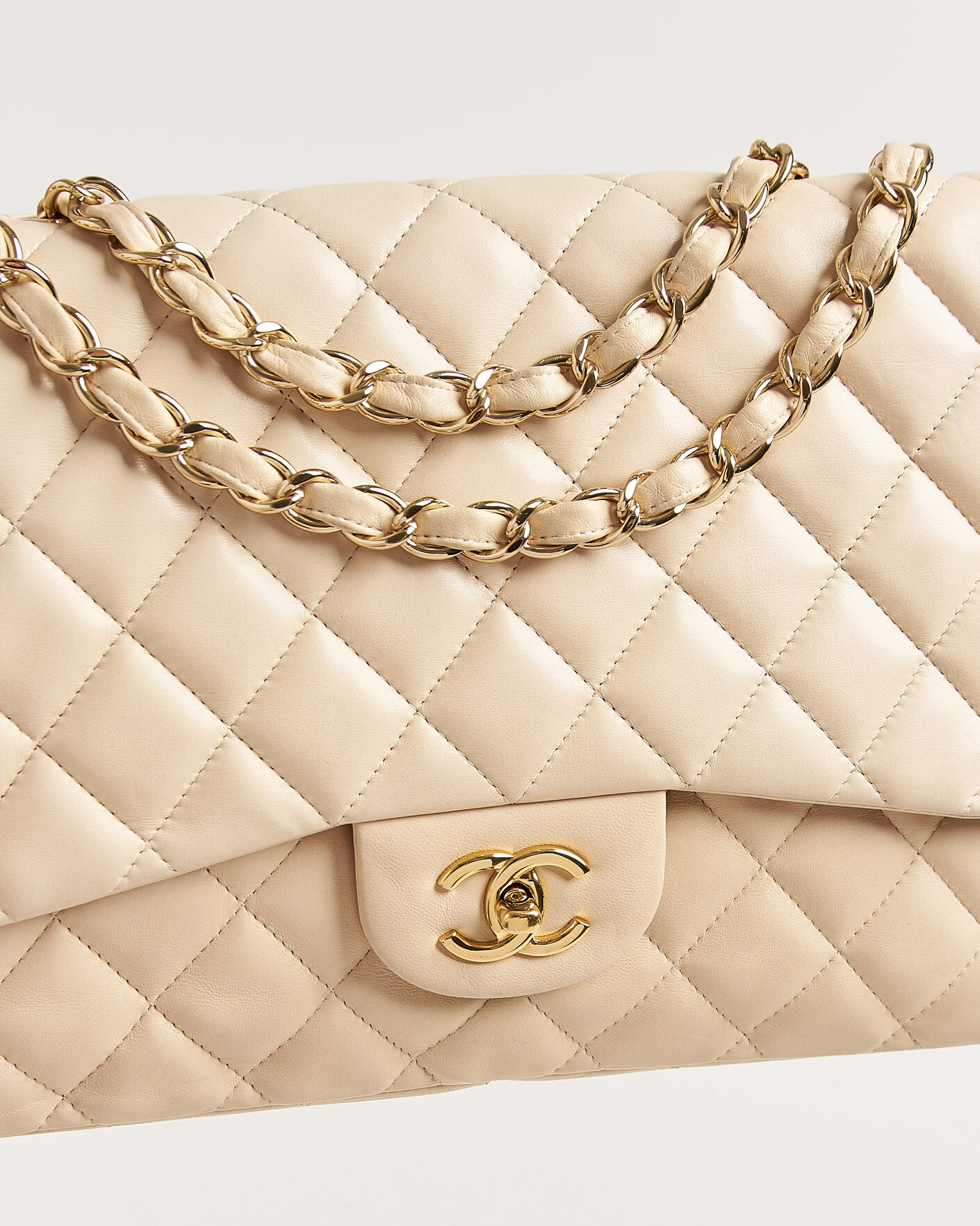 Homme | Chanel Pre-Owned Classic Jumbo Single Flap Bag Lambskin Beige | Chanel Pre-Owned | Classic Jumbo Single Flap Bag Lambskin Beige