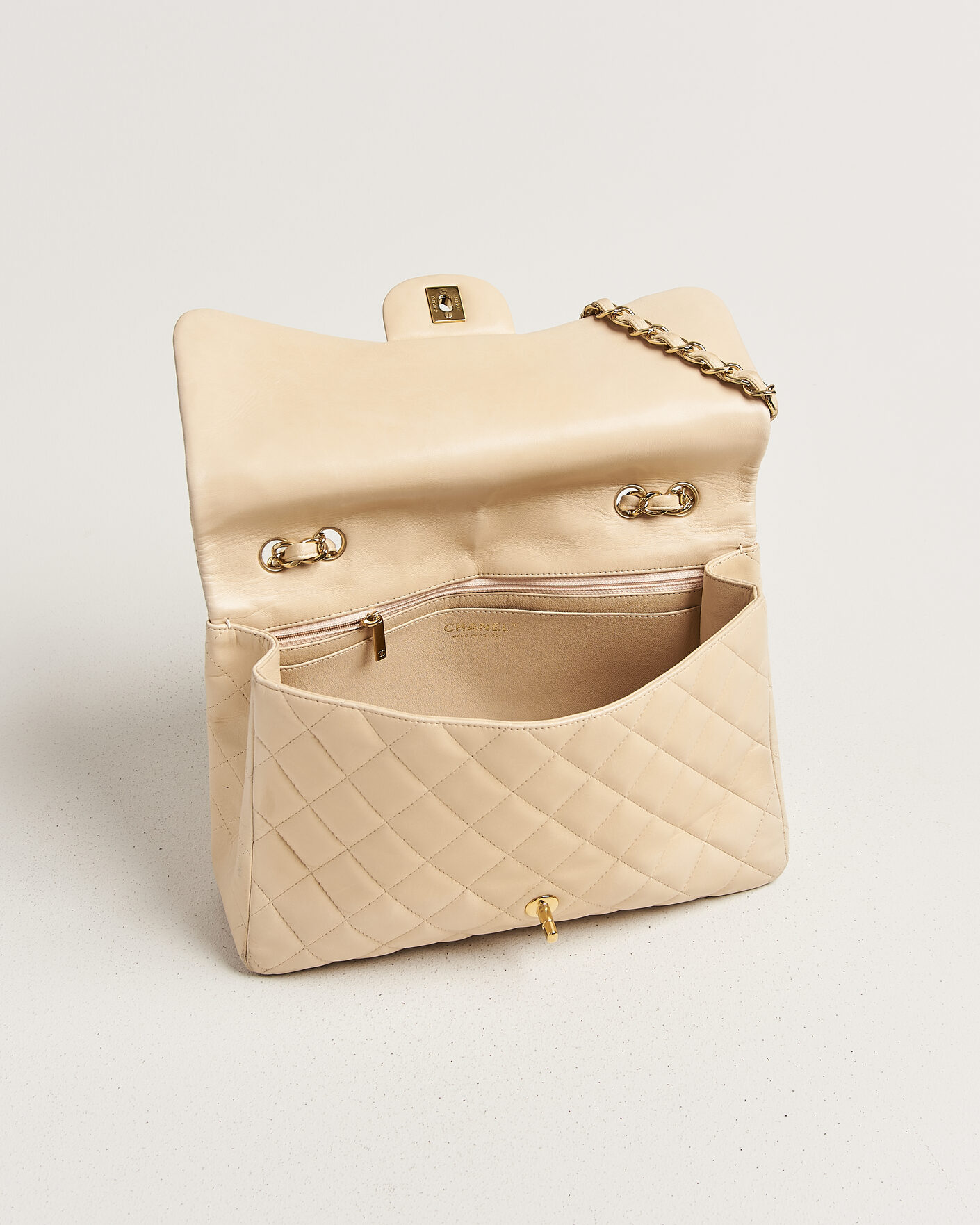 Heren | Pre-Owned & Vintage Bags | Chanel Pre-Owned | Classic Jumbo Single Flap Bag Lambskin Beige